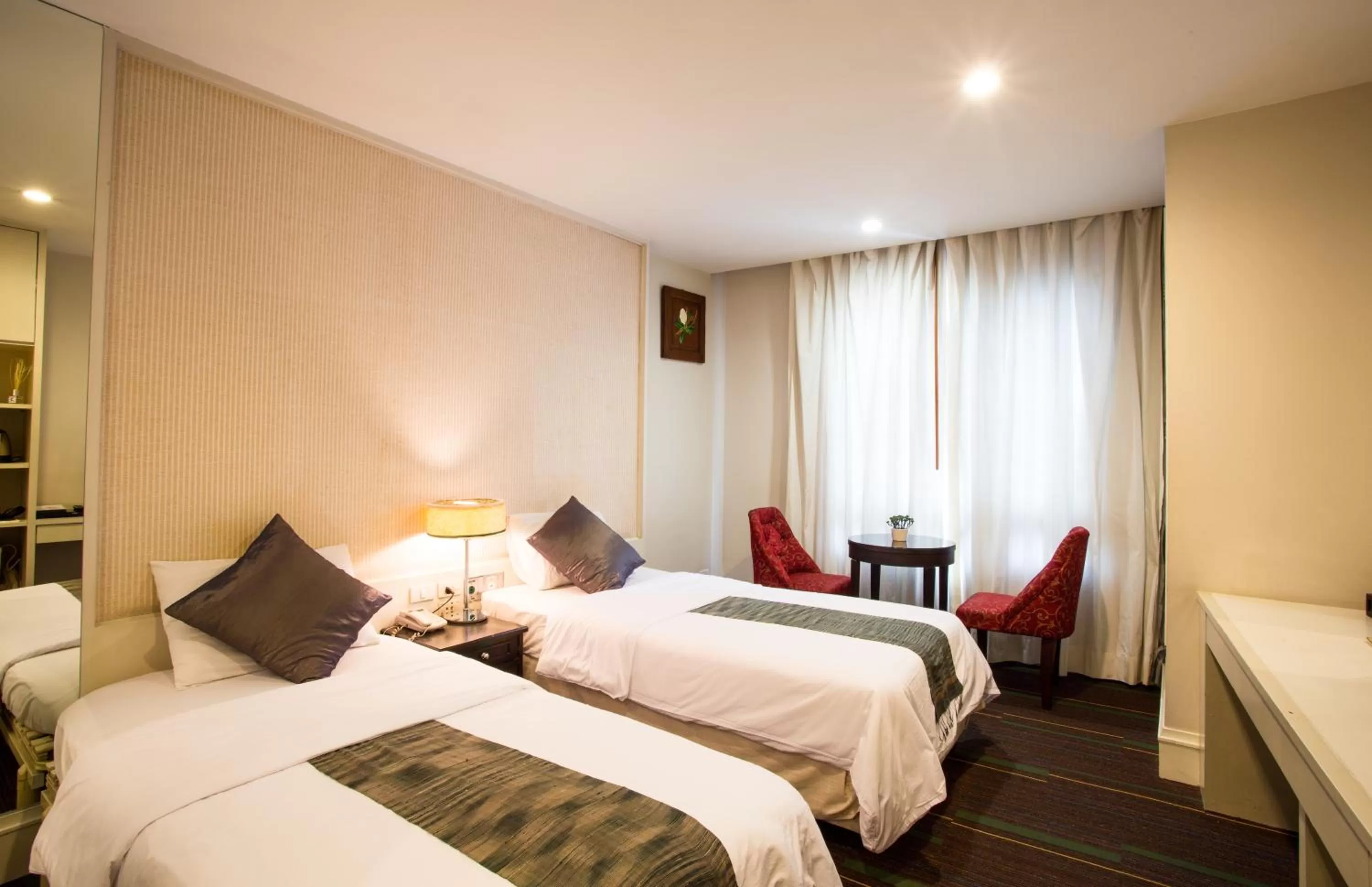 Photo of the whole room, Bed in Aphrodite Inn Bangkok