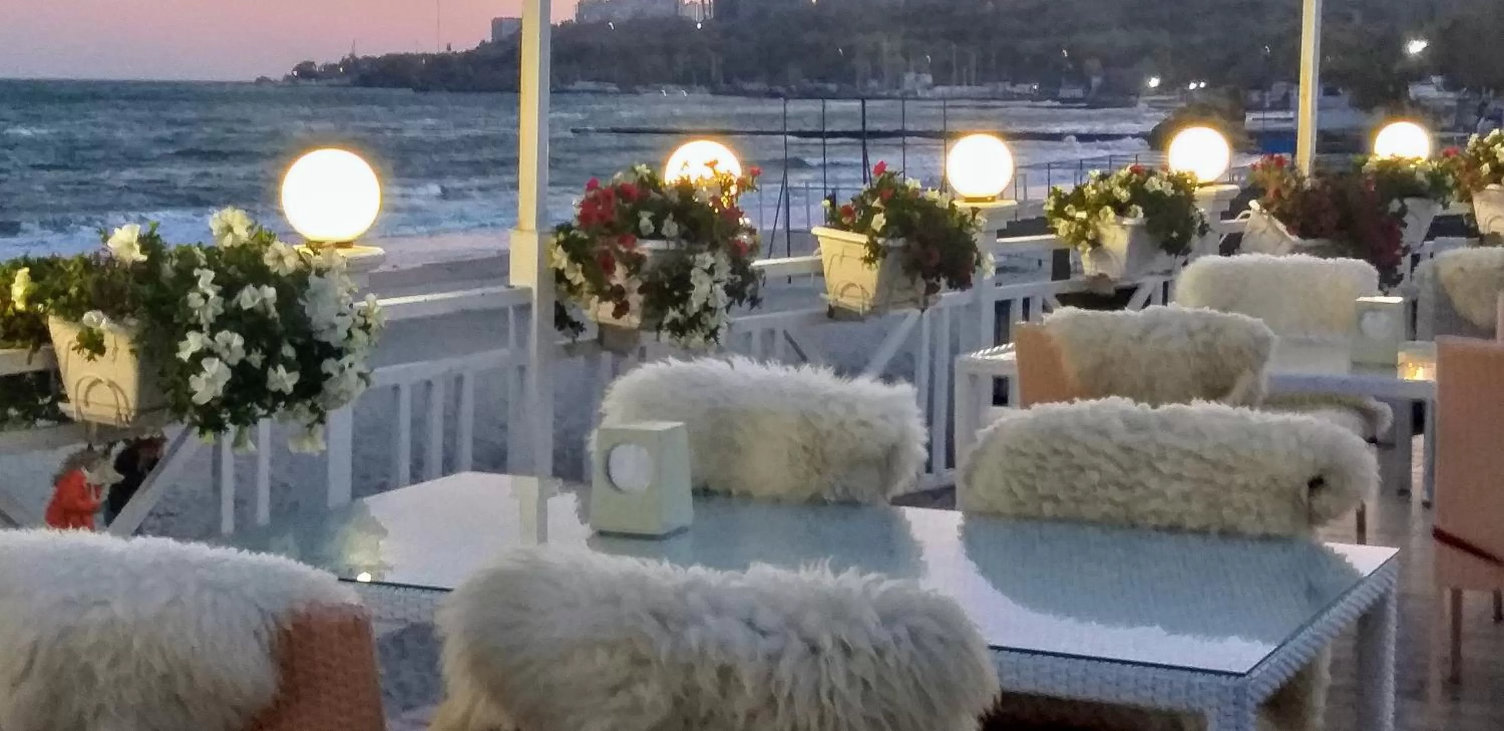 Restaurant/places to eat in Shalanda