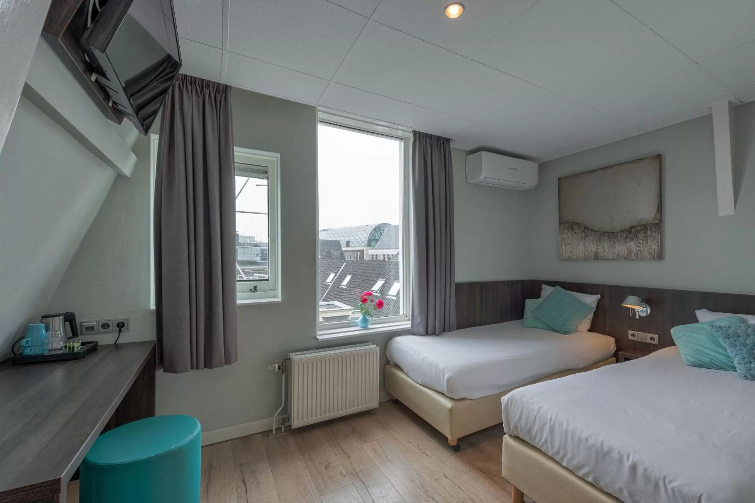 TV and multimedia, Bed in Hotel Damsquare