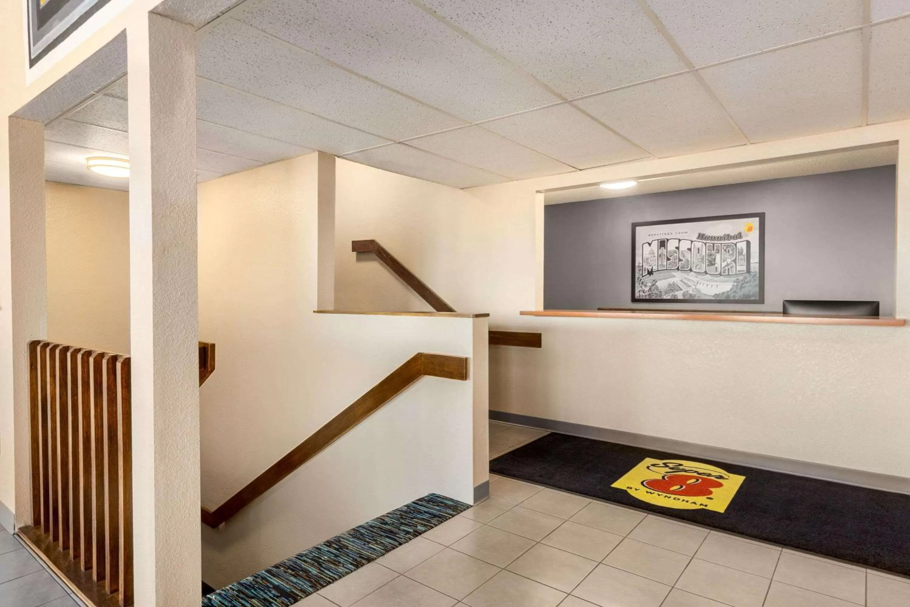 Lobby or reception in Super 8 by Wyndham Hannibal