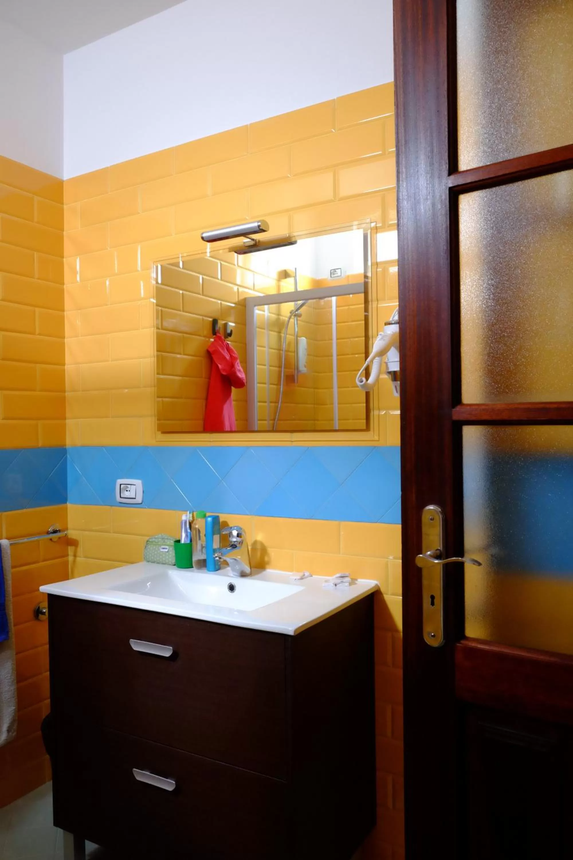 Property building, Bathroom in Casa Comba