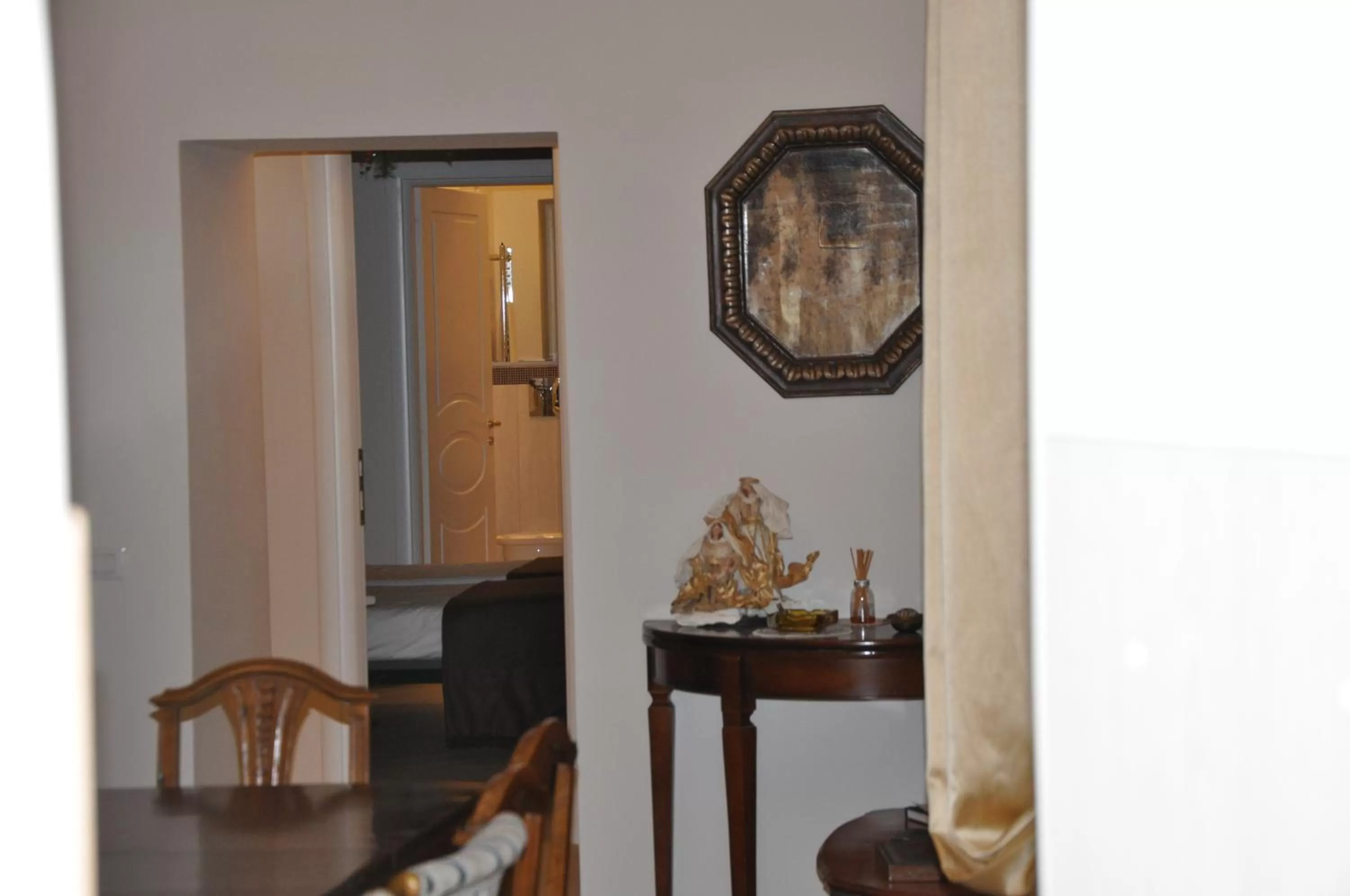 Decorative detail in Domus Borbonica