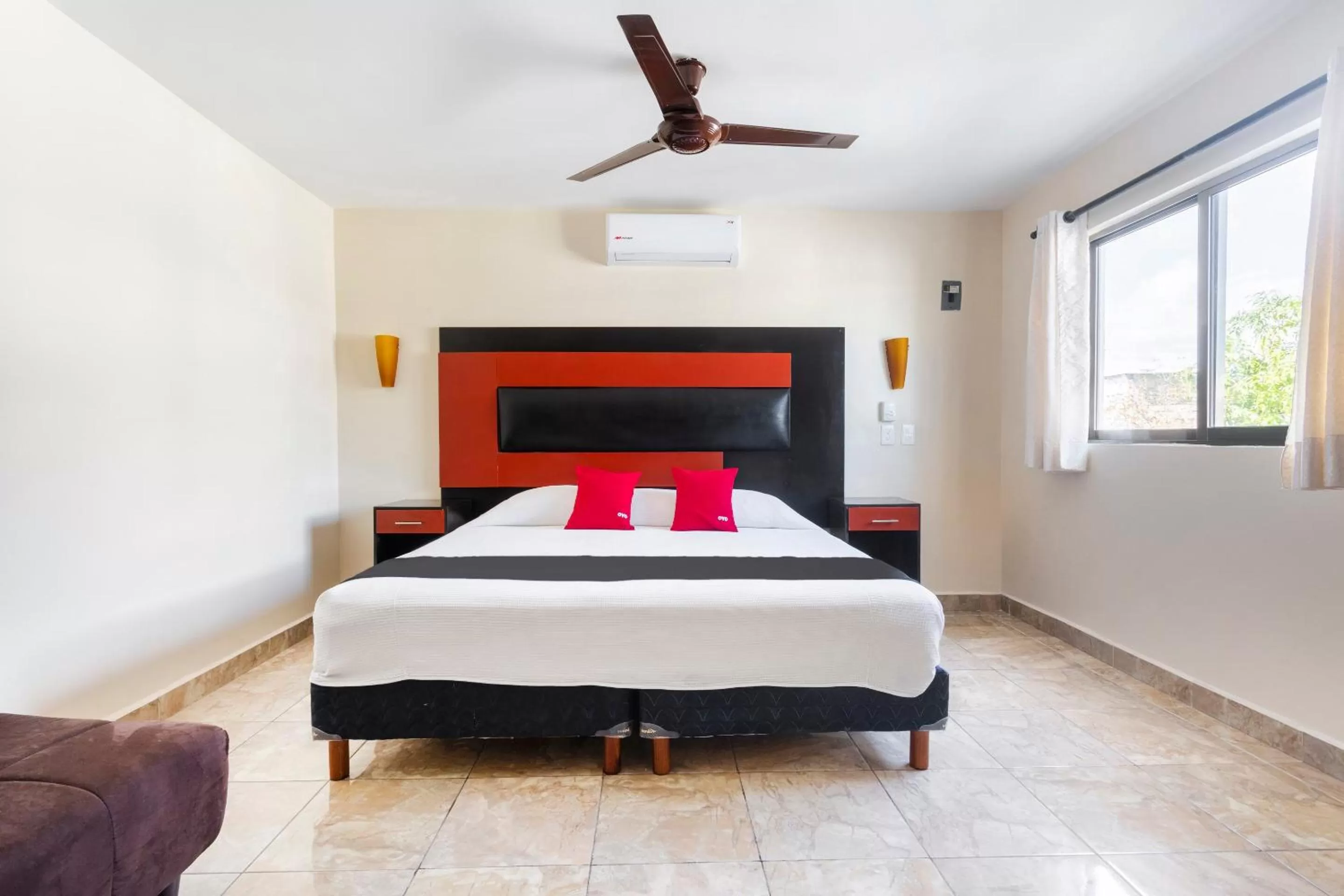 Bedroom, Bed in Hotel Jardín Cancún