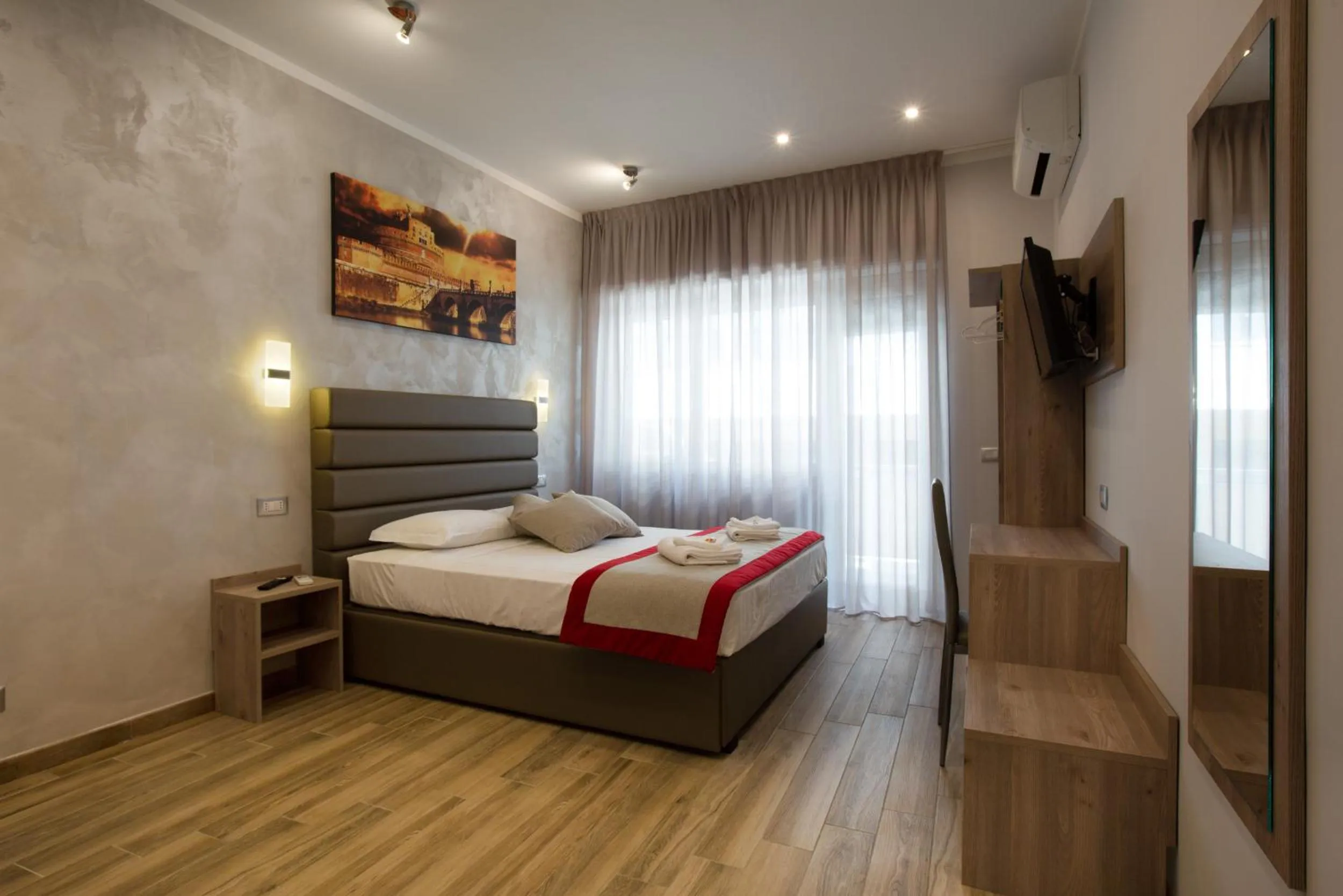 Photo of the whole room, Bed in Vatican City Relais