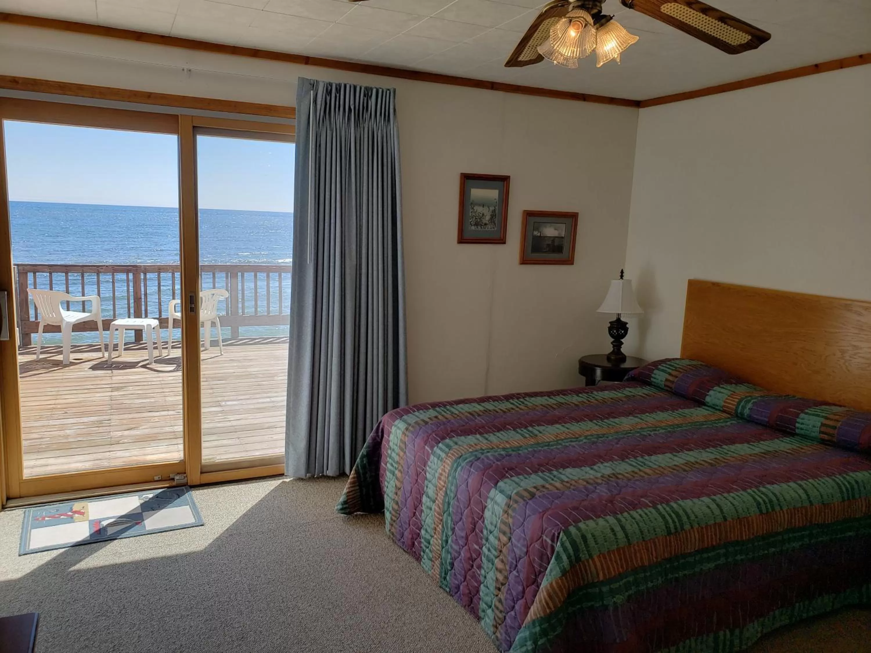 Bed in Algoma Beach Motel