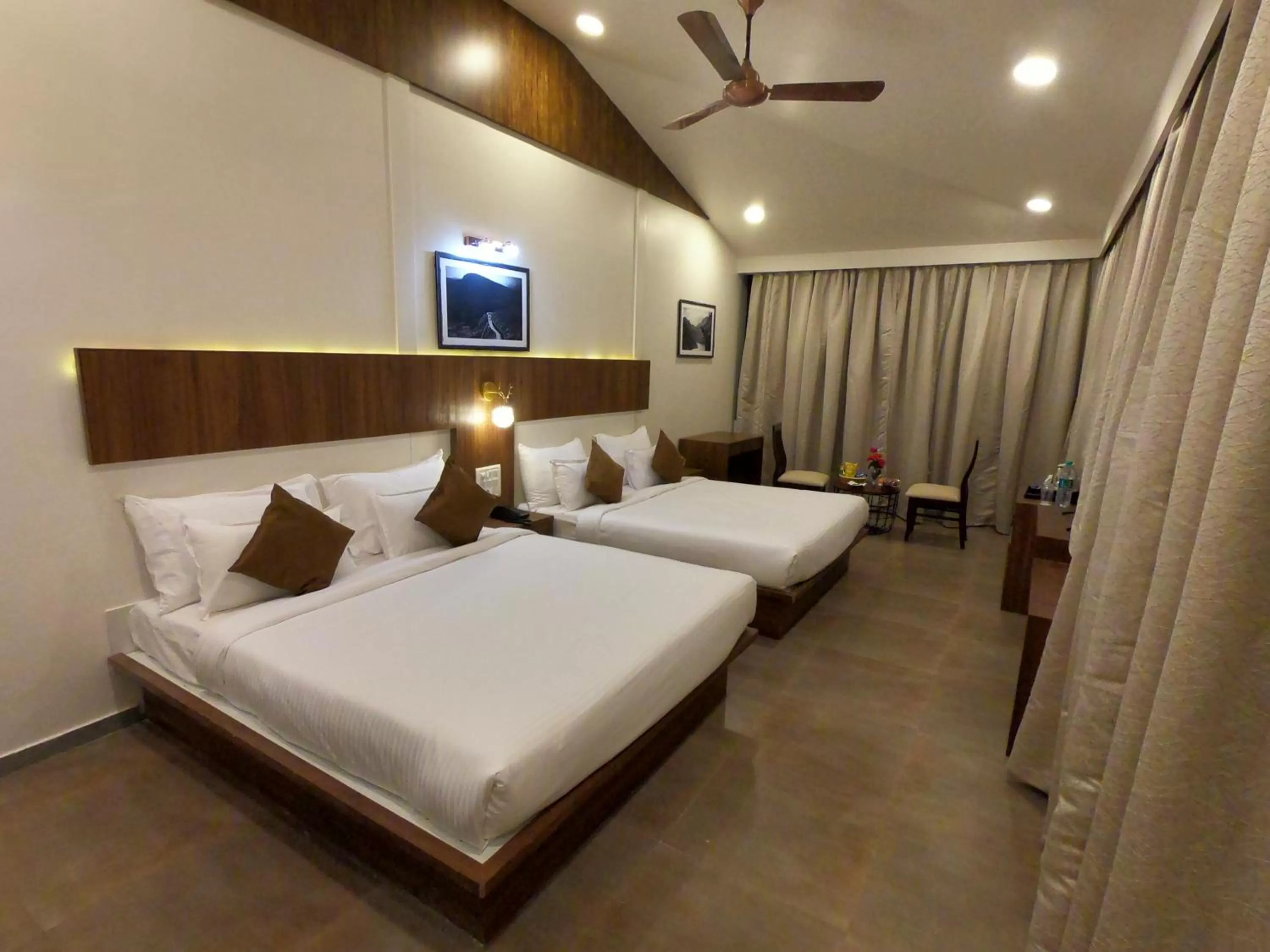 Bed in Jivanta Mahabaleshwar
