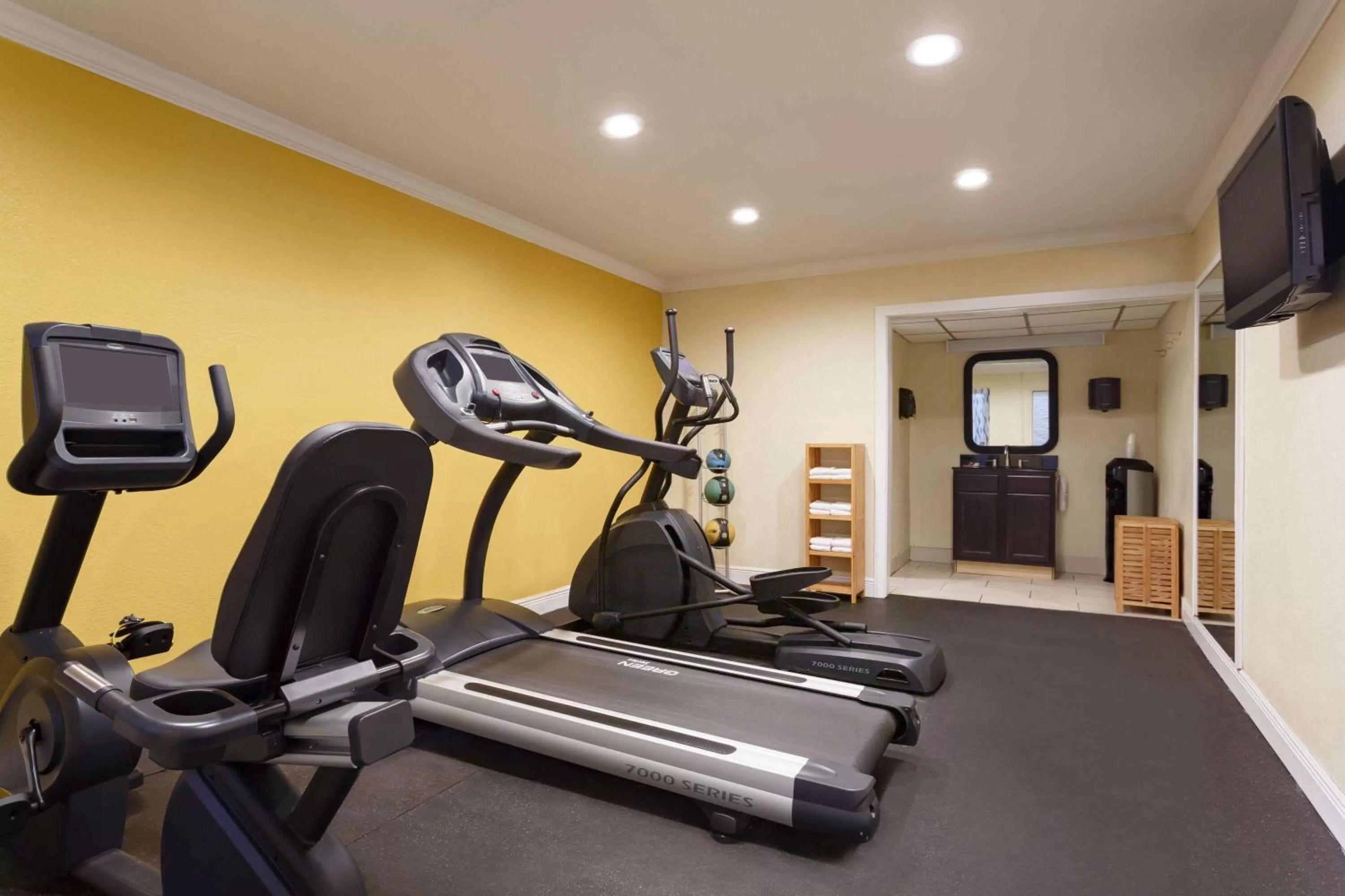 Fitness centre/facilities in Days Inn by Wyndham Pensacola - Historic Downtown