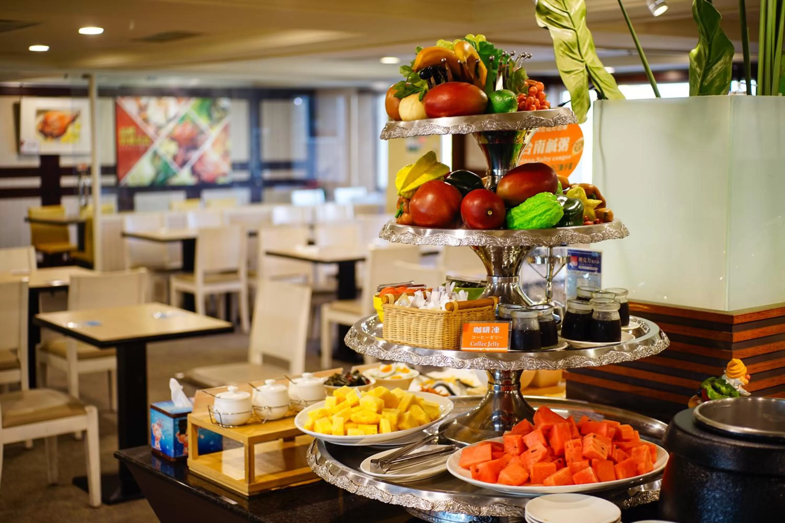 Food in Cambridge Tainan Hotel