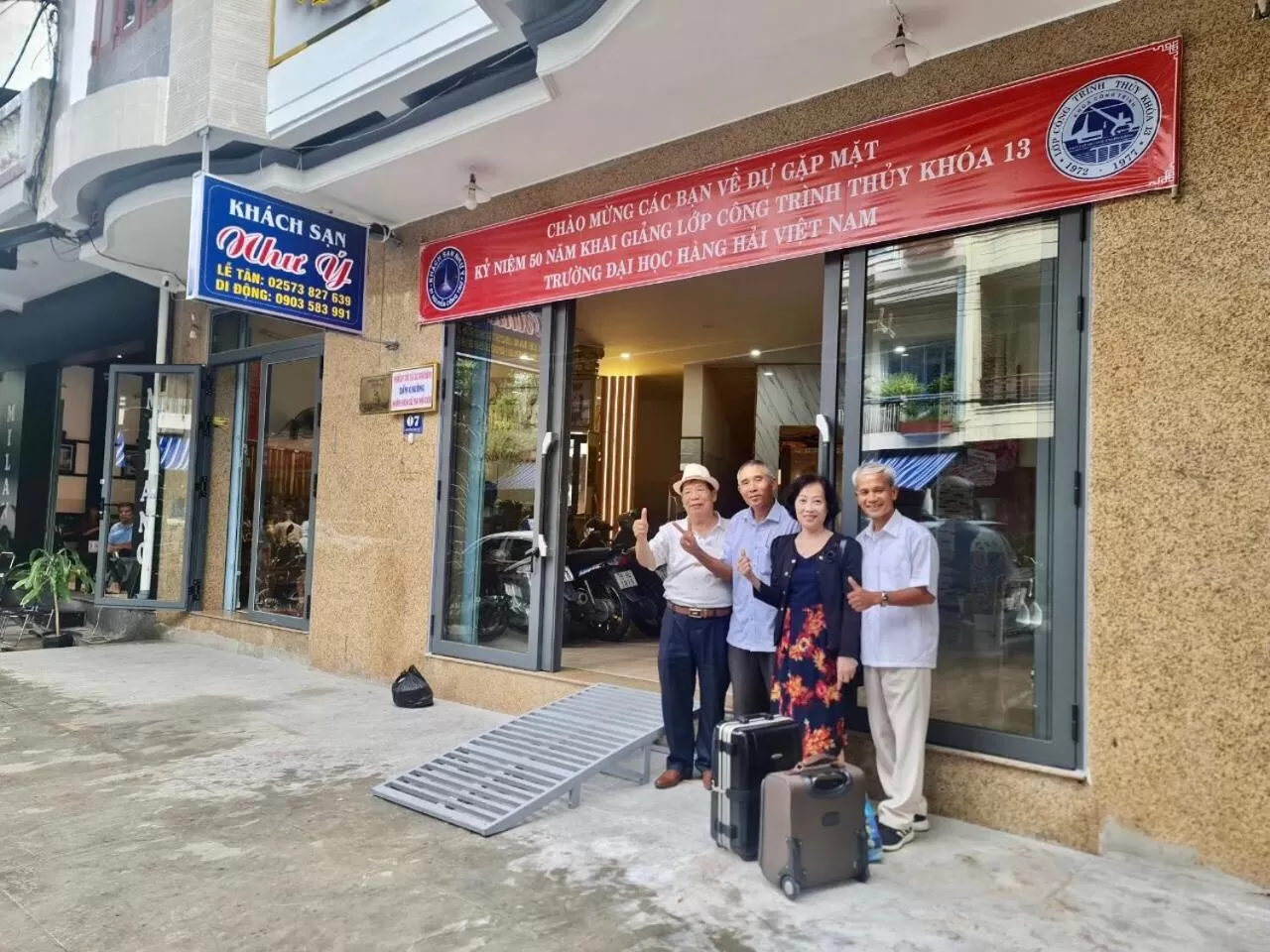 group of guests in Nhu Y Hotel