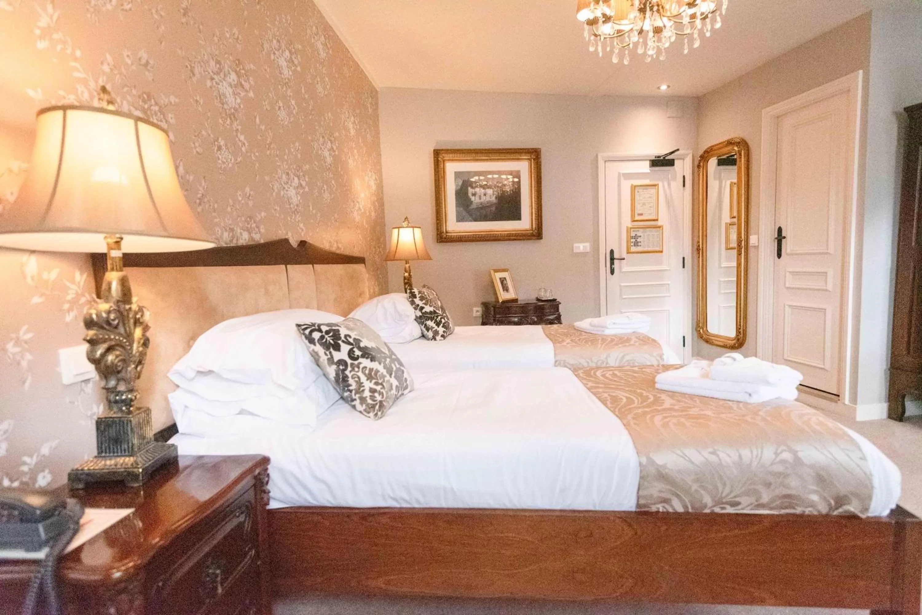 Bed in Logis Hotel De France