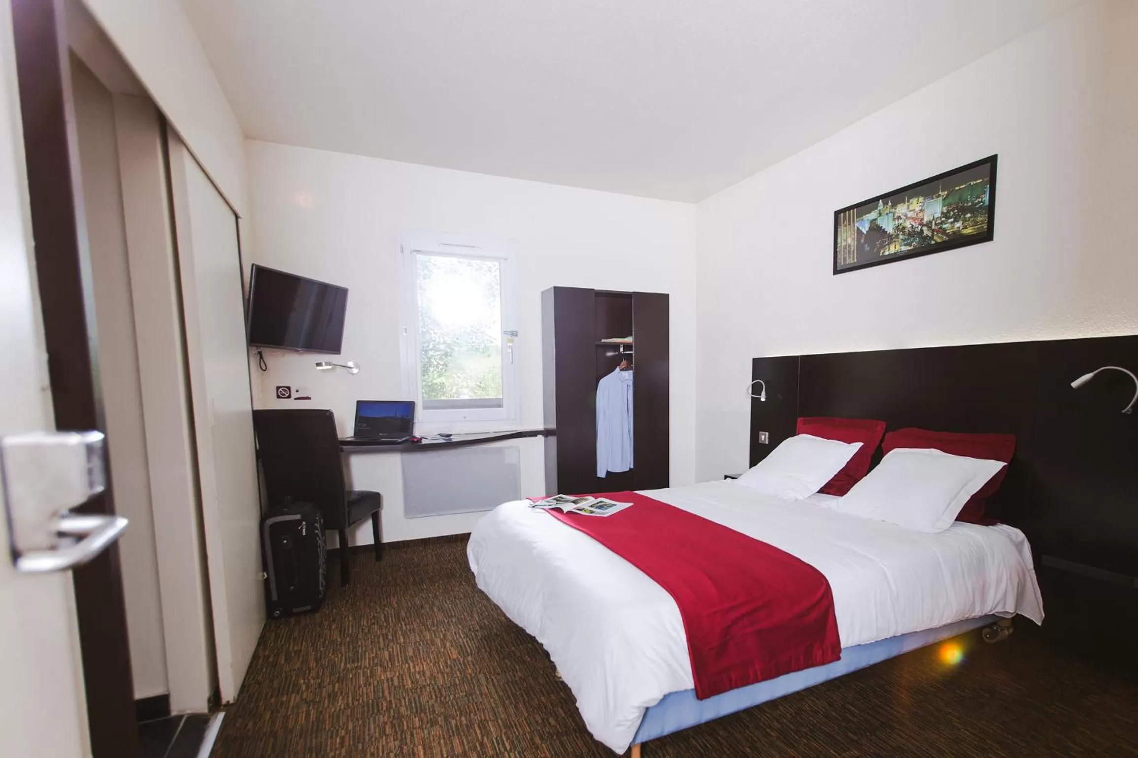 Day, Bed in Hôtel Akena Creil - Clermont Agnetz