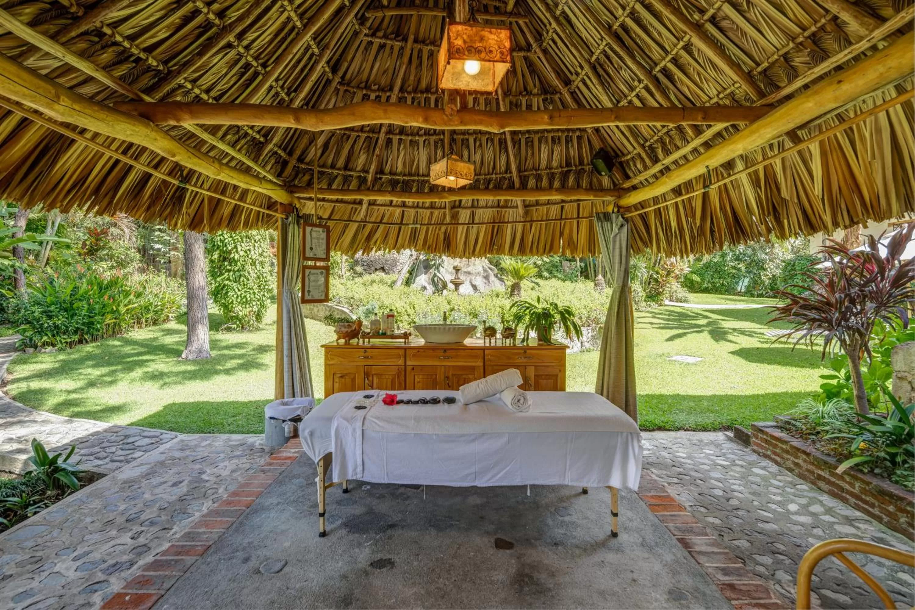 Massage in Regis Hotel Spa