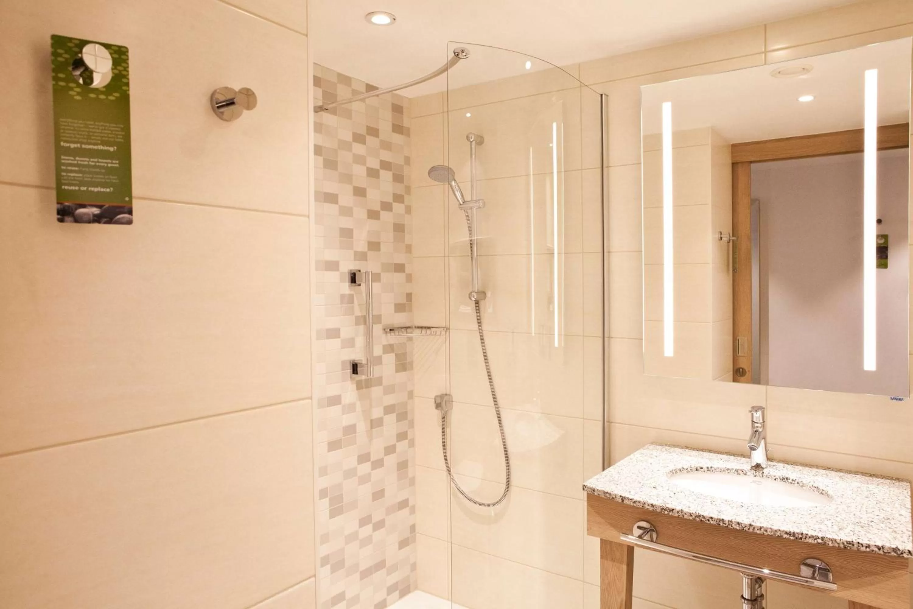 Bathroom in Hampton By Hilton Berlin City East Side Gallery