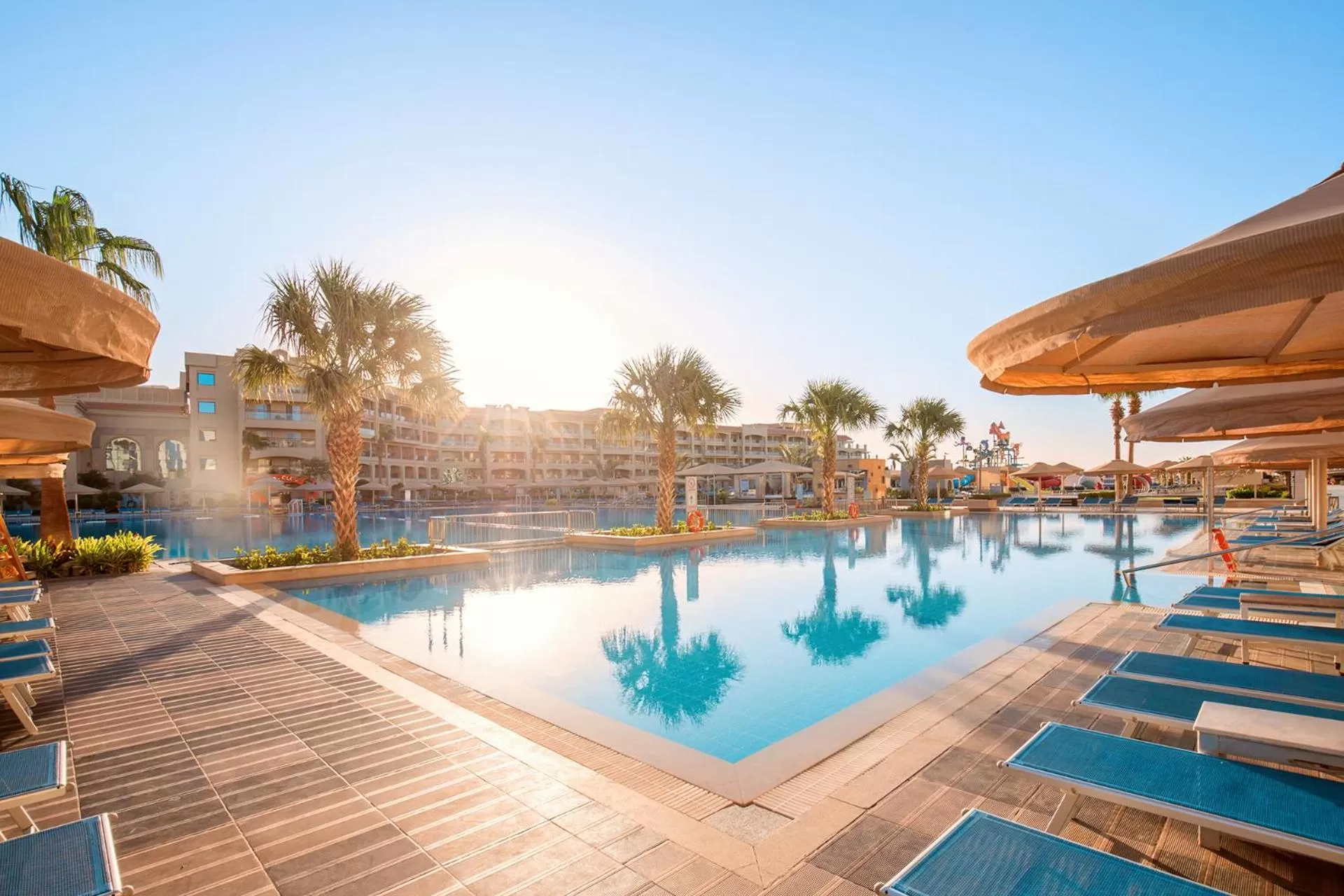 Pool view in Pickalbatros White Beach Resort - Hurghada