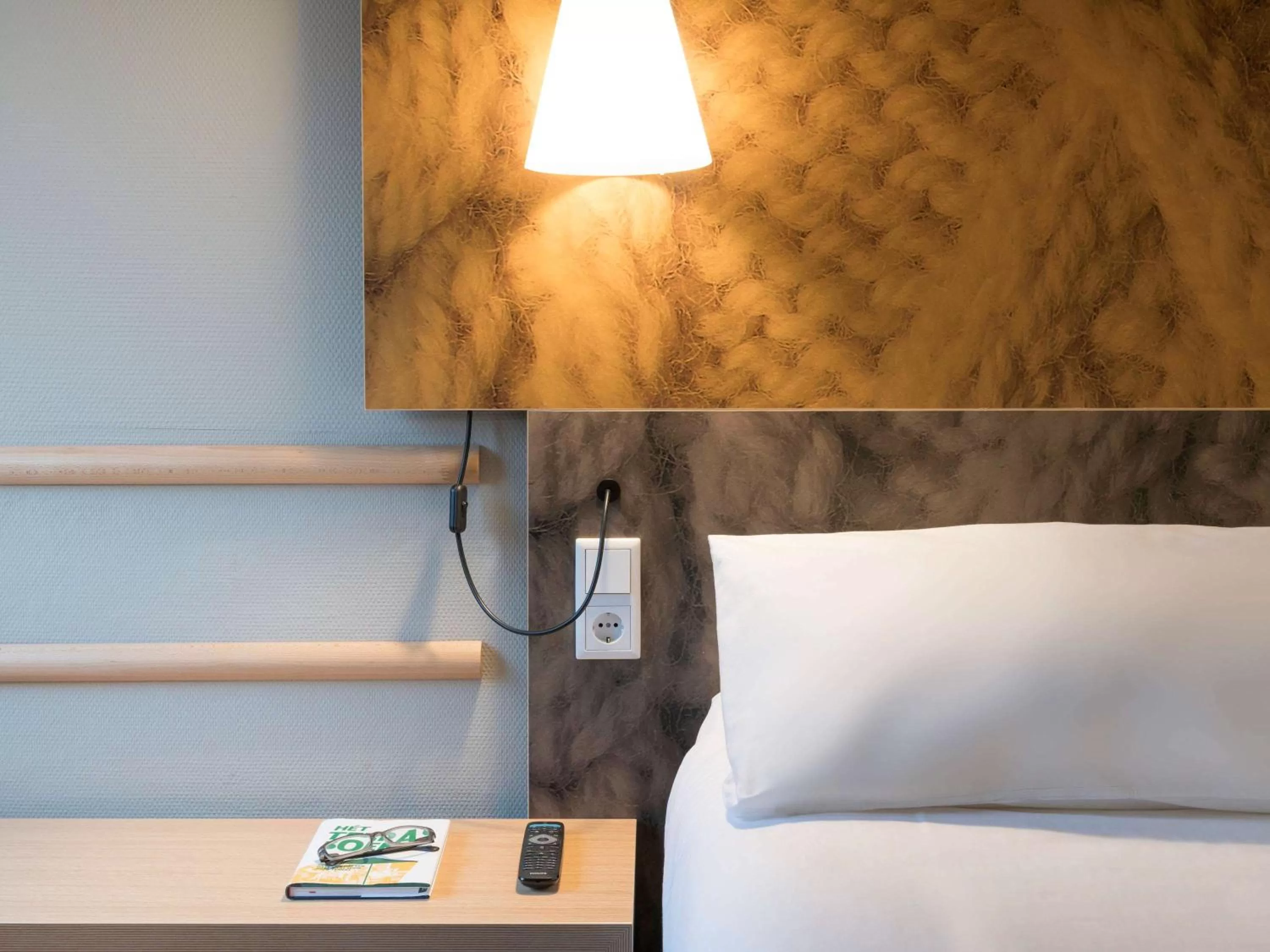 Photo of the whole room, Bed in ibis Tilburg