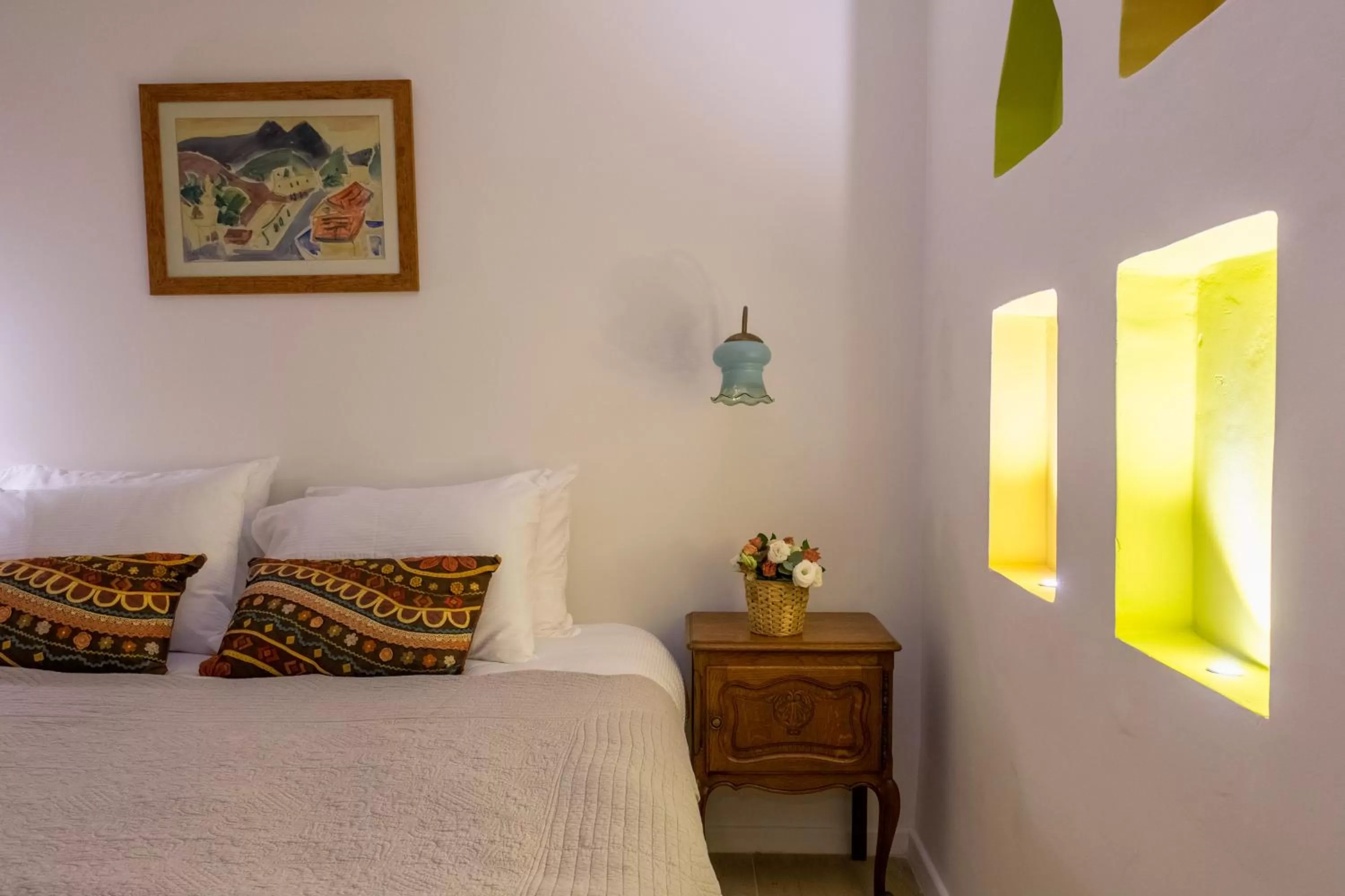 Bed in The Way Inn - Boutique Suites