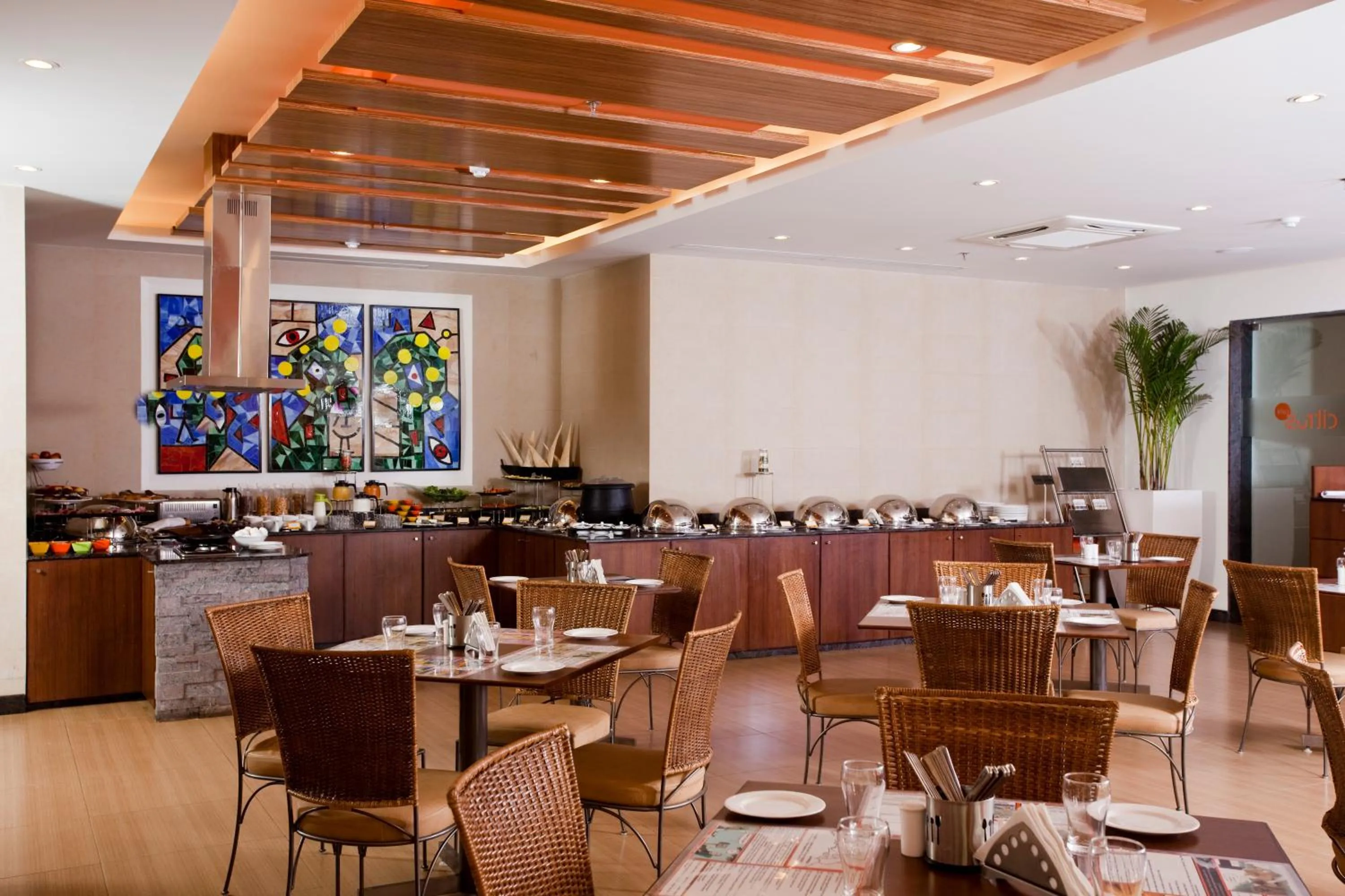 Restaurant/places to eat in Lemon Tree Hotel, Ahmedabad