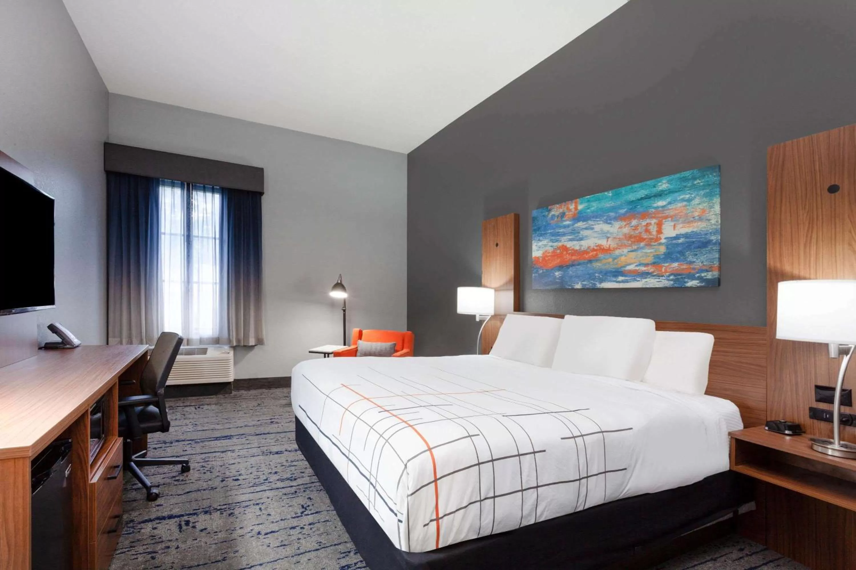 Photo of the whole room in La Quinta by Wyndham St. Petersburg Northeast *Newly Renovated