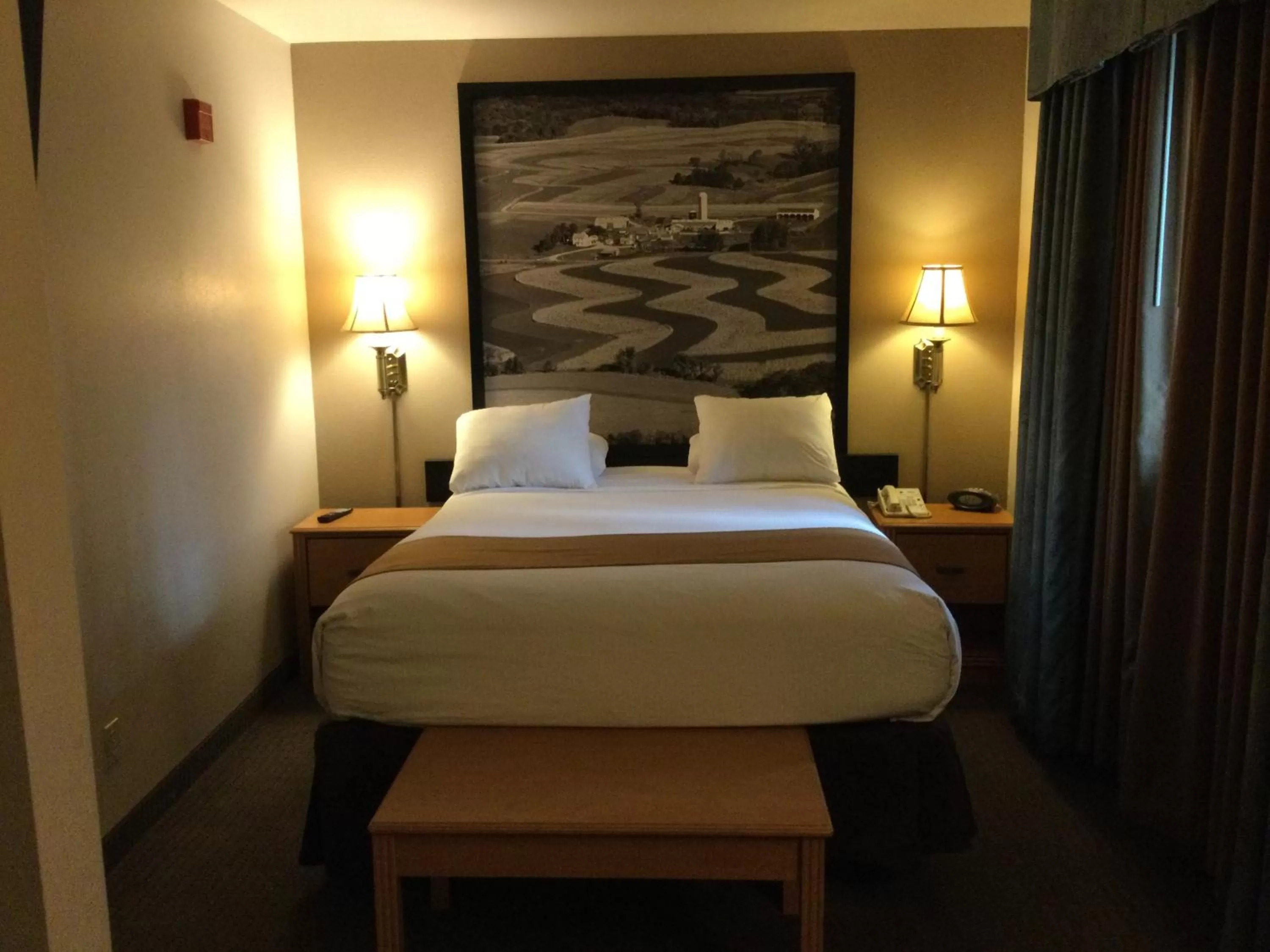 Bedroom, Bed in Super 8 by Wyndham Monroe WI