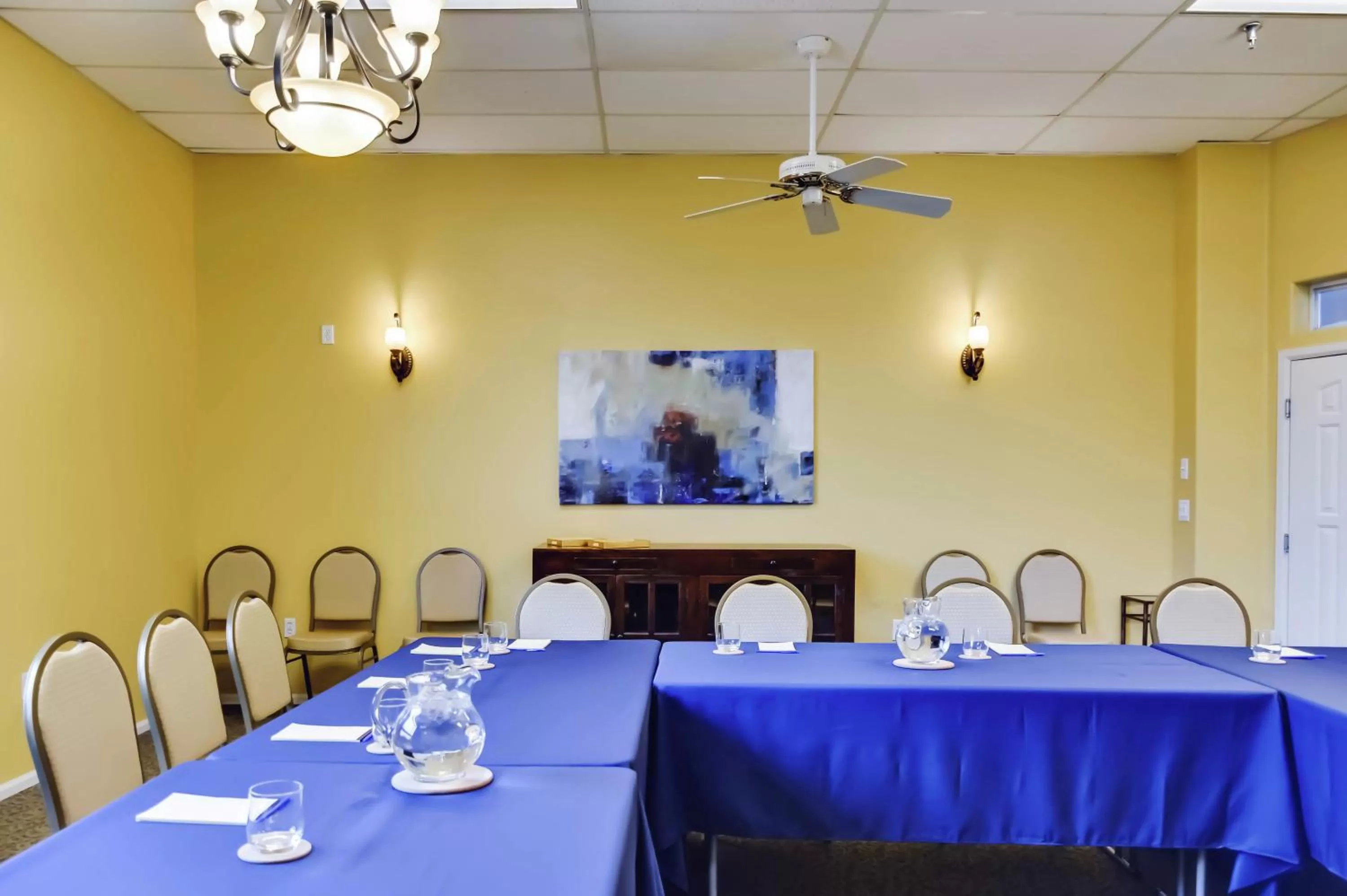 Business facilities in Forest Villas Hotel