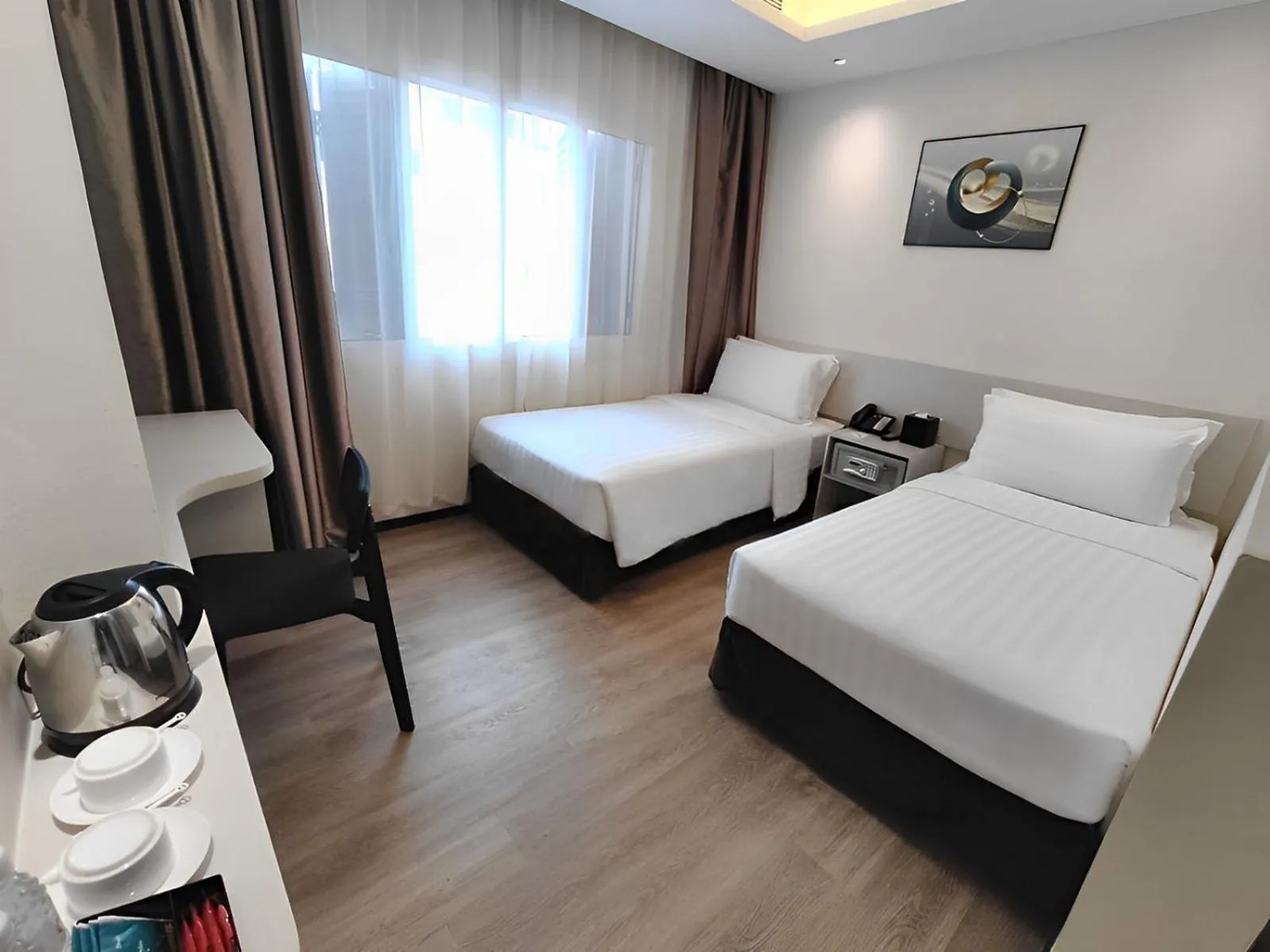 Photo of the whole room, Bed in Link Hotel Singapore