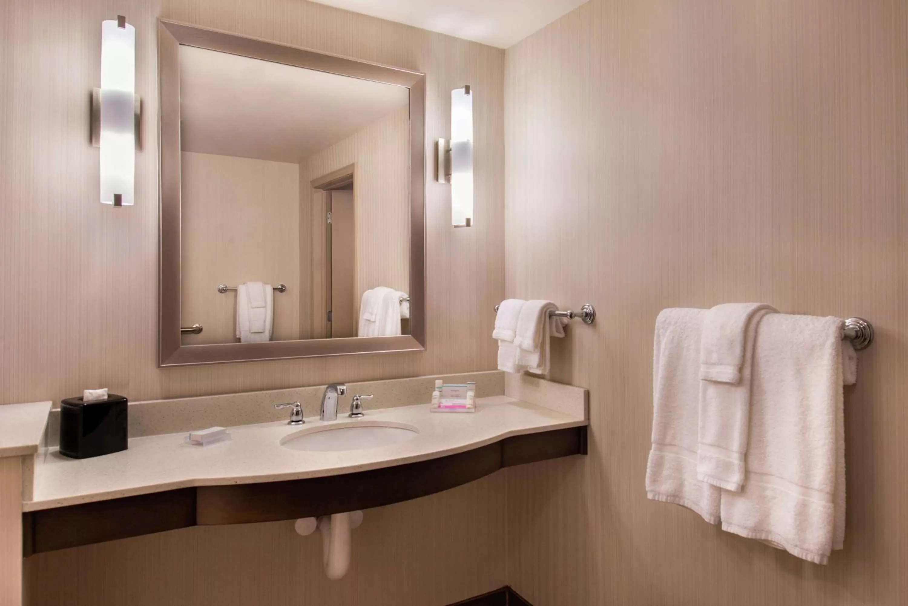 Bathroom in Hilton Garden Inn Bristol