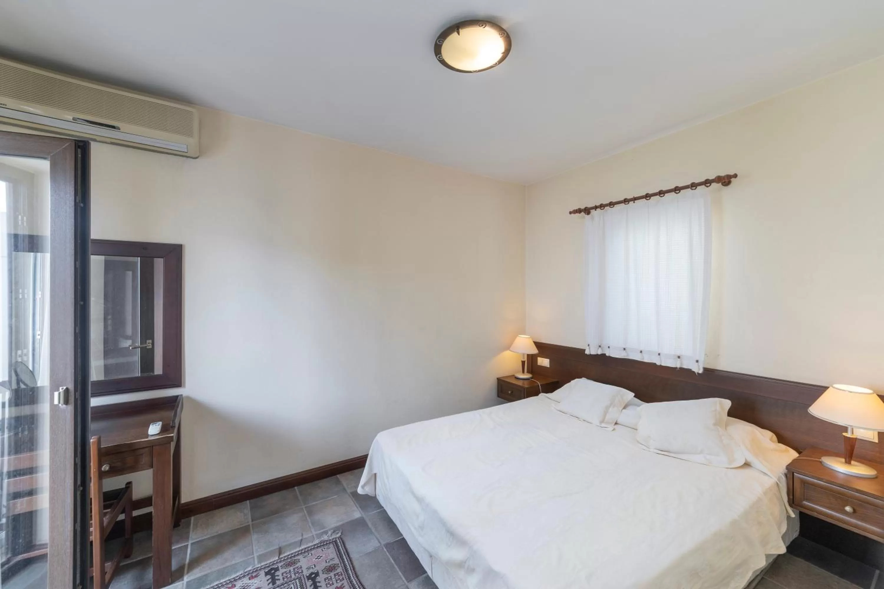 Bed in Seckin Konaklar