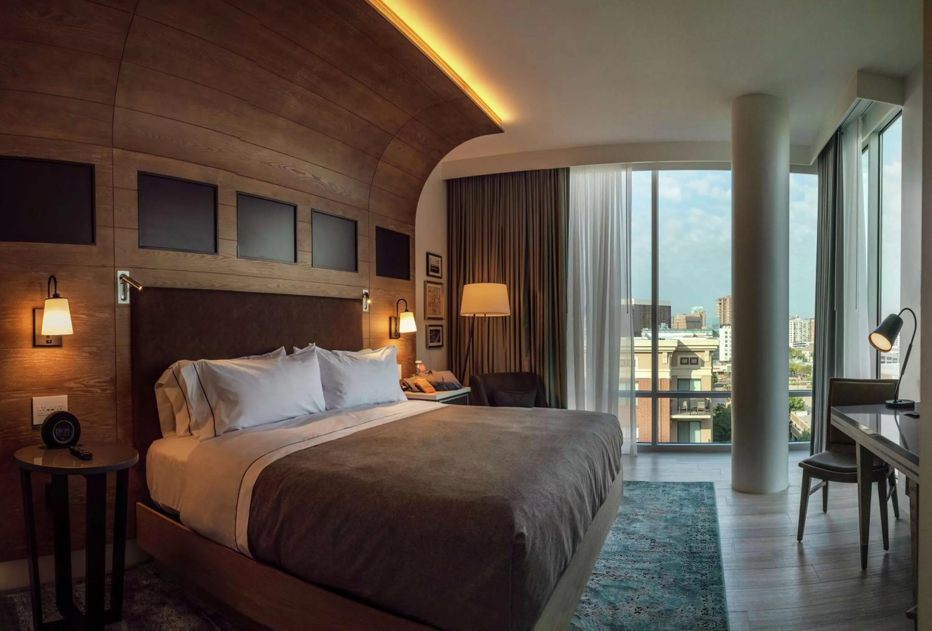 Bed in Canopy By Hilton Dallas Uptown