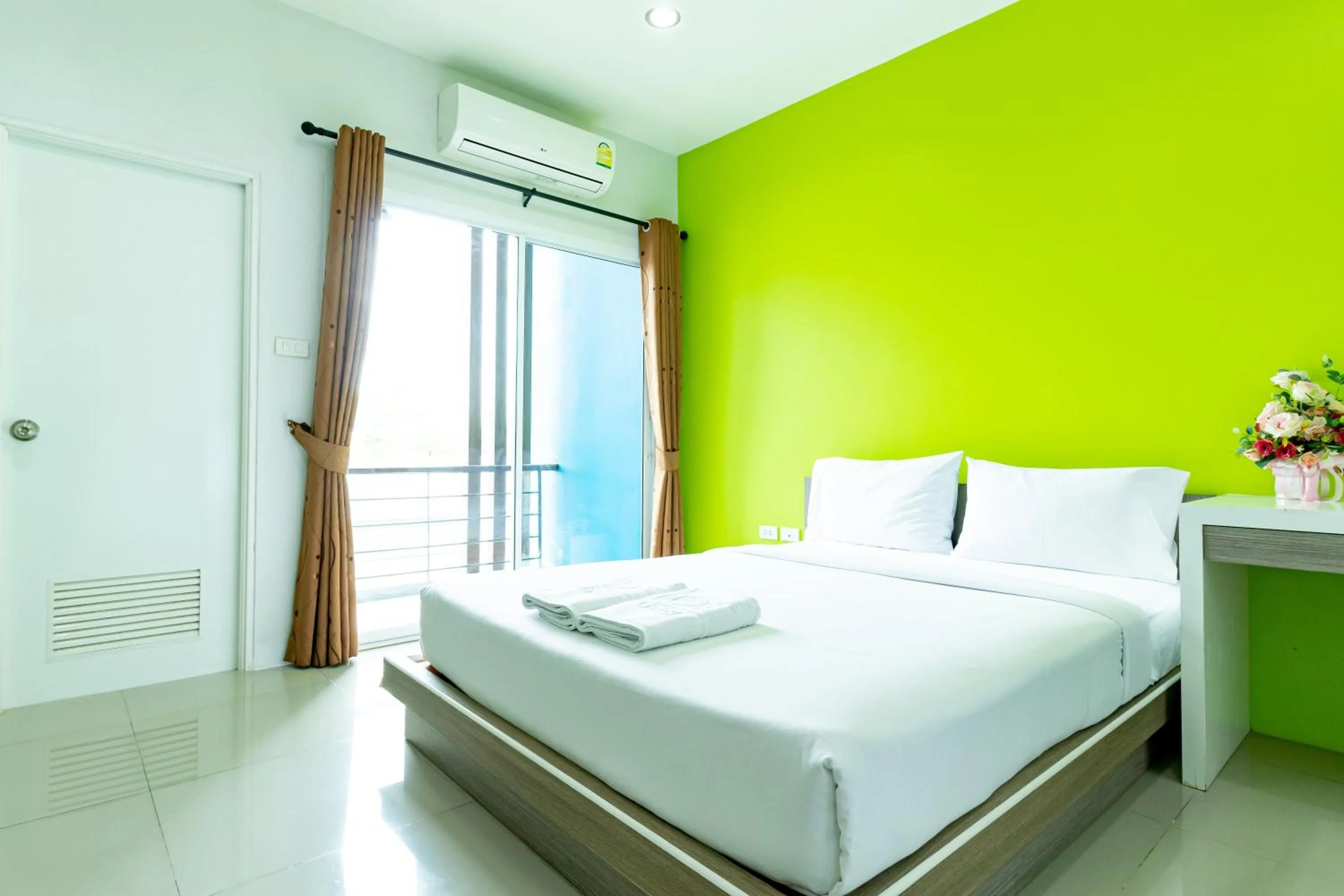 Bedroom, Bed in Udee Living Place