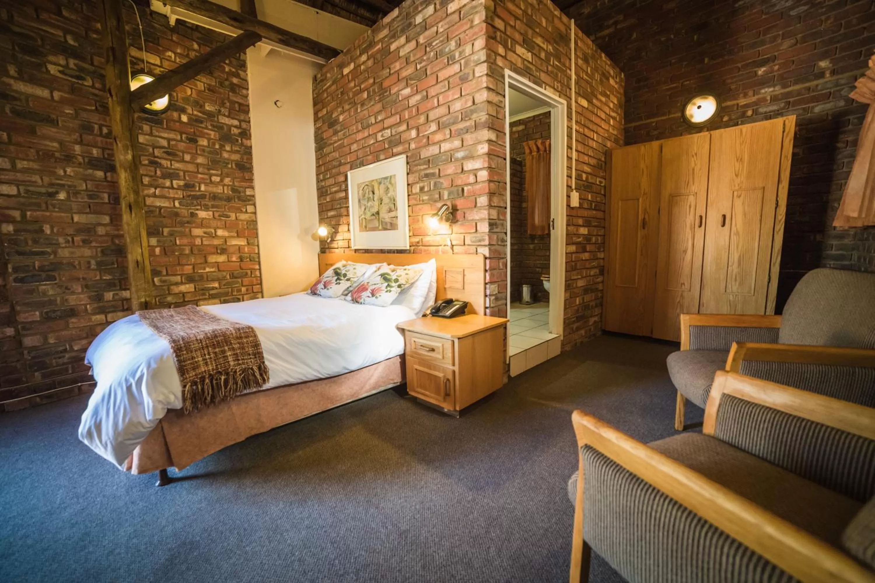 Photo of the whole room, Bed in Acacia Guesthouse Klerksdorp