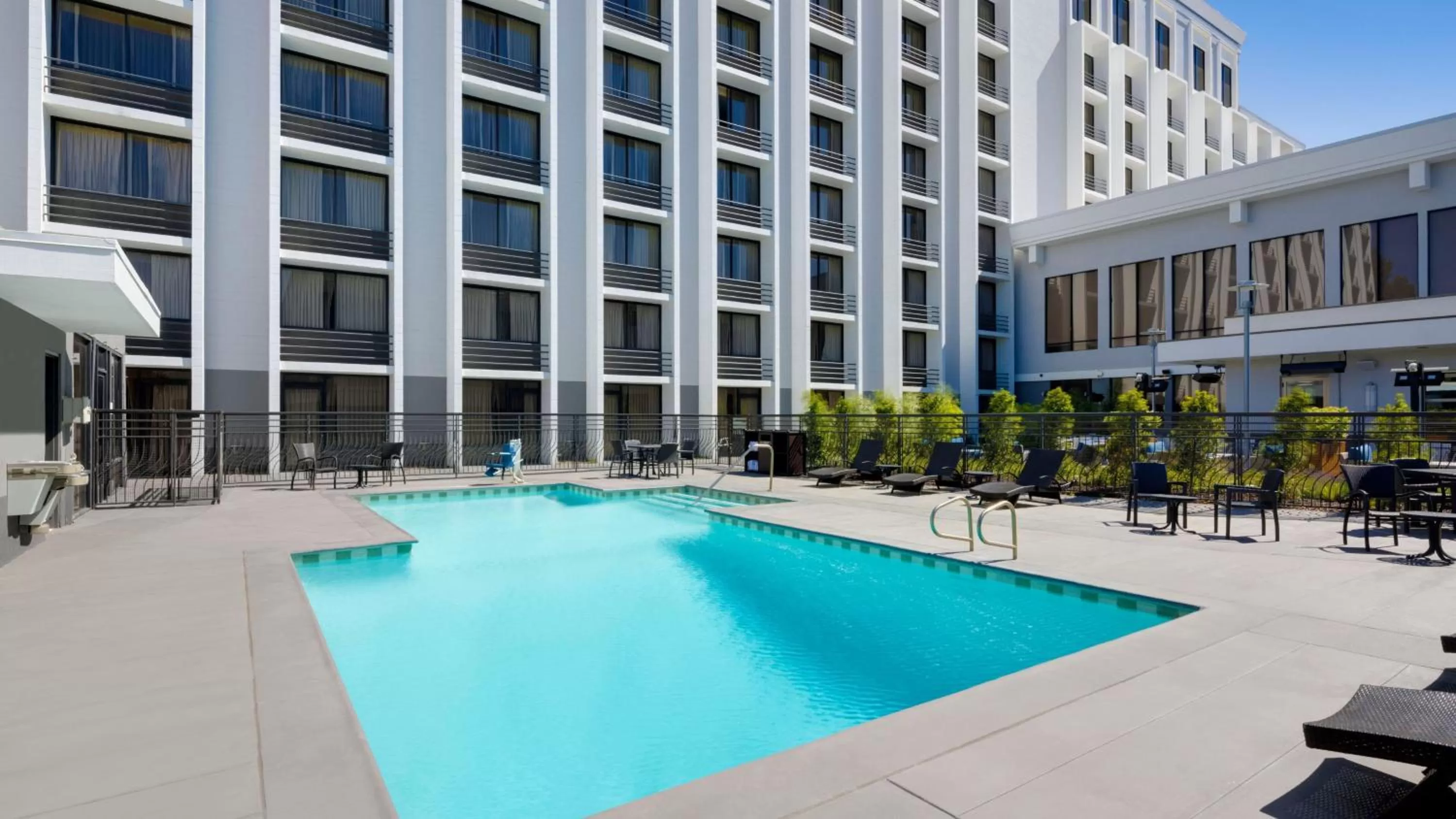 Swimming pool in Holiday Inn San Jose-Silicon Valley by IHG