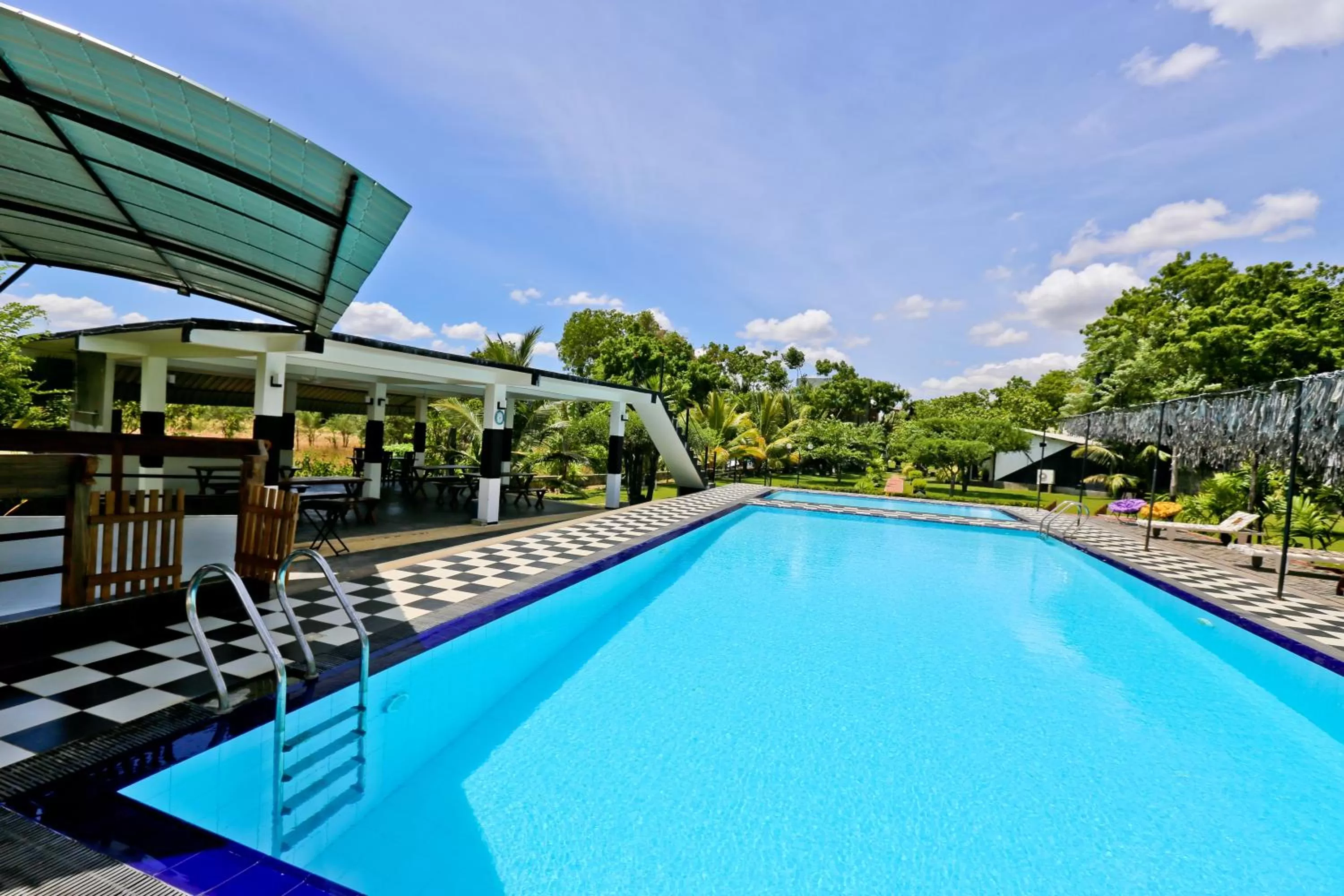 Swimming pool in Eco Hotel Black & White - Anuradhapura