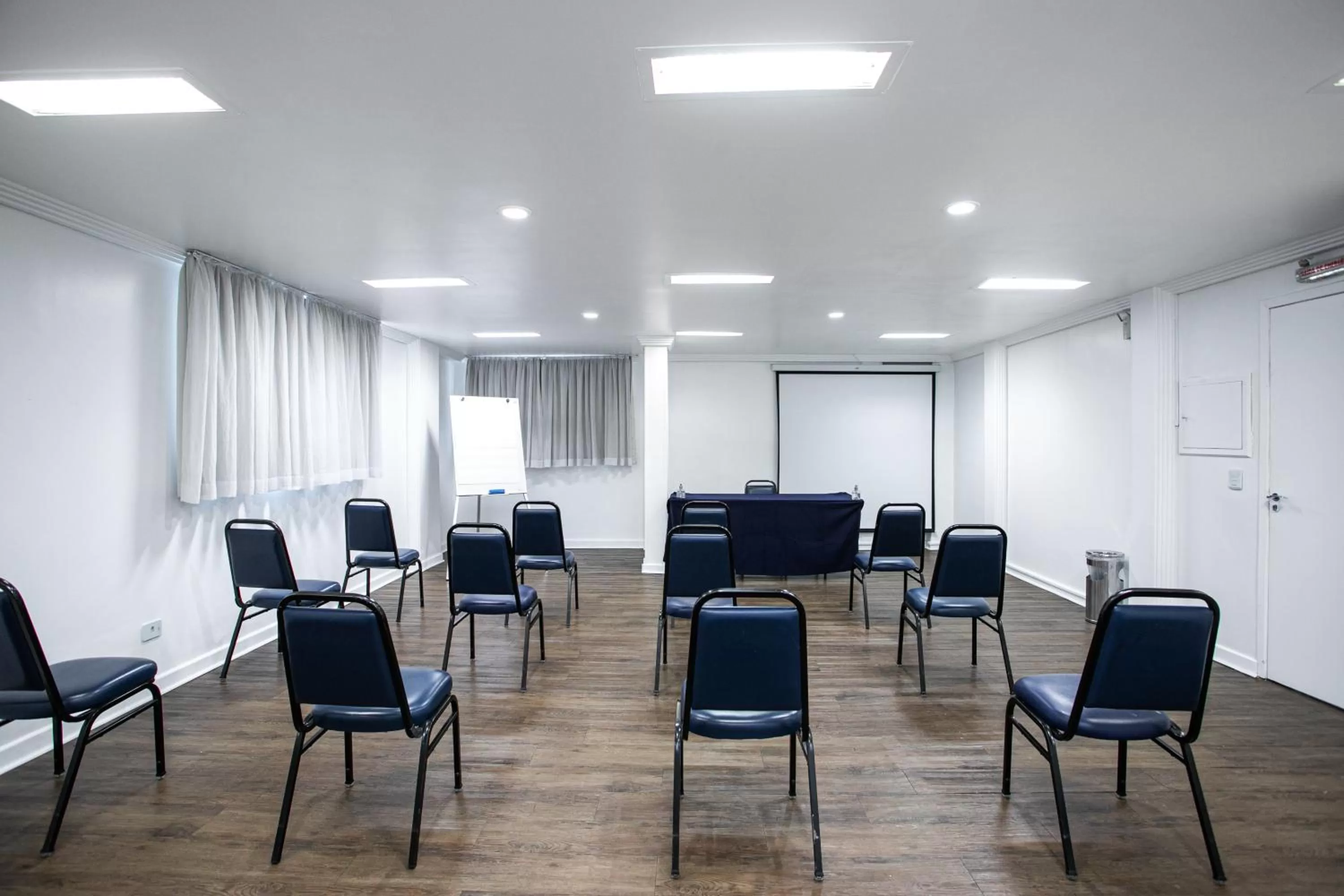 Business facilities in Hotel Dan Inn Curitiba Centro By Nacional Inn