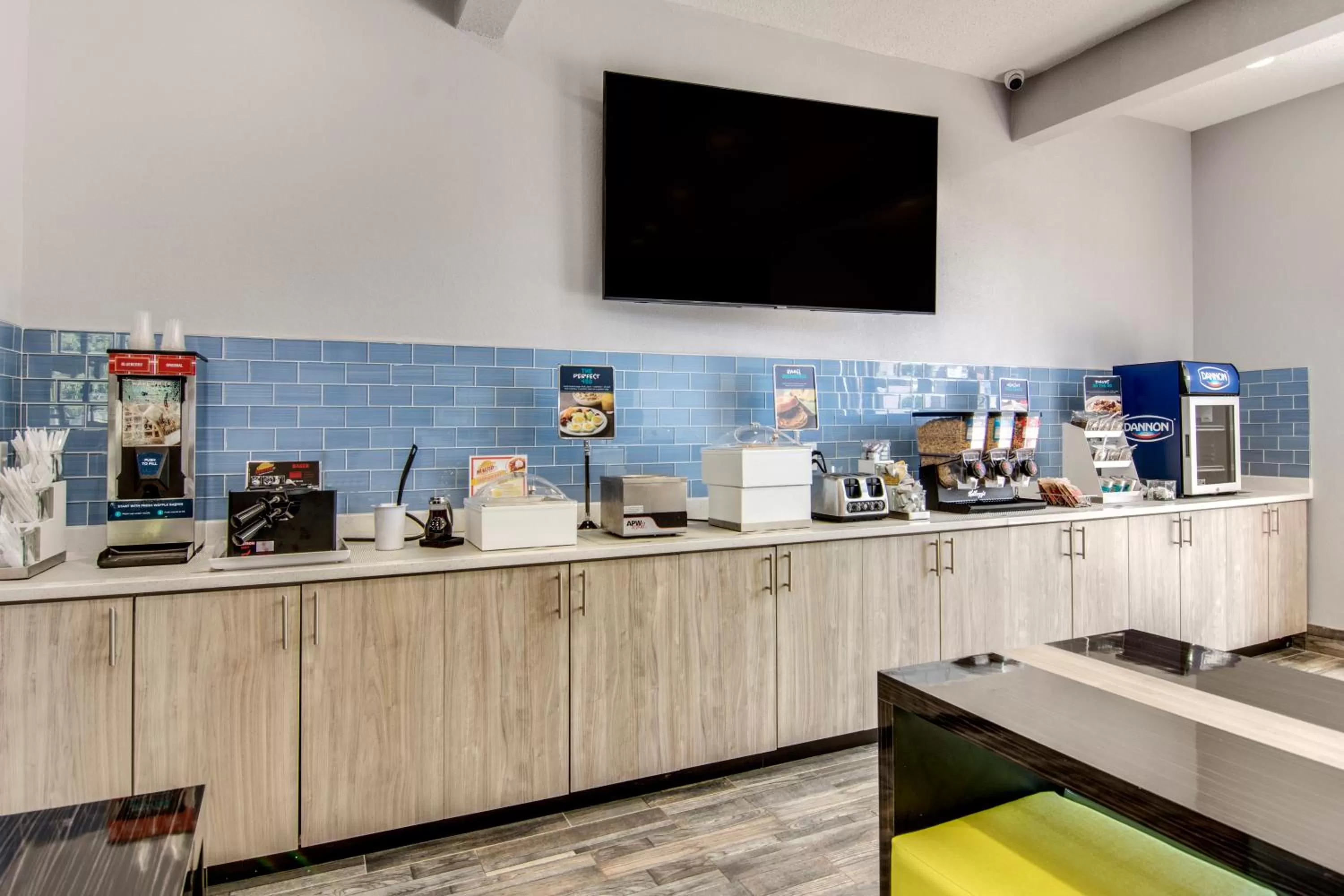 Breakfast in Clarion Pointe on the lake Clarksville-South Hill West