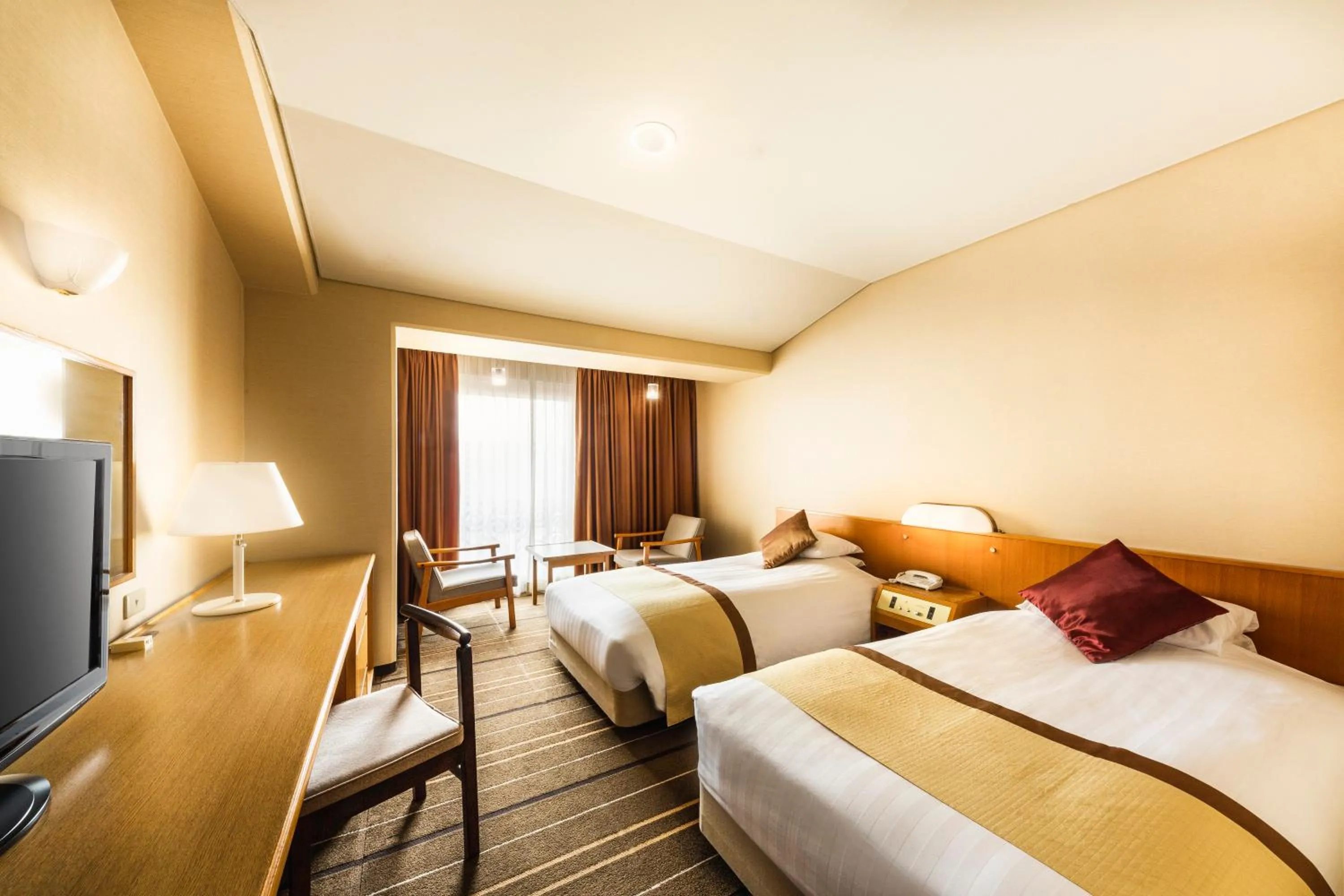 Photo of the whole room, Bed in Senri Hankyu Hotel Osaka