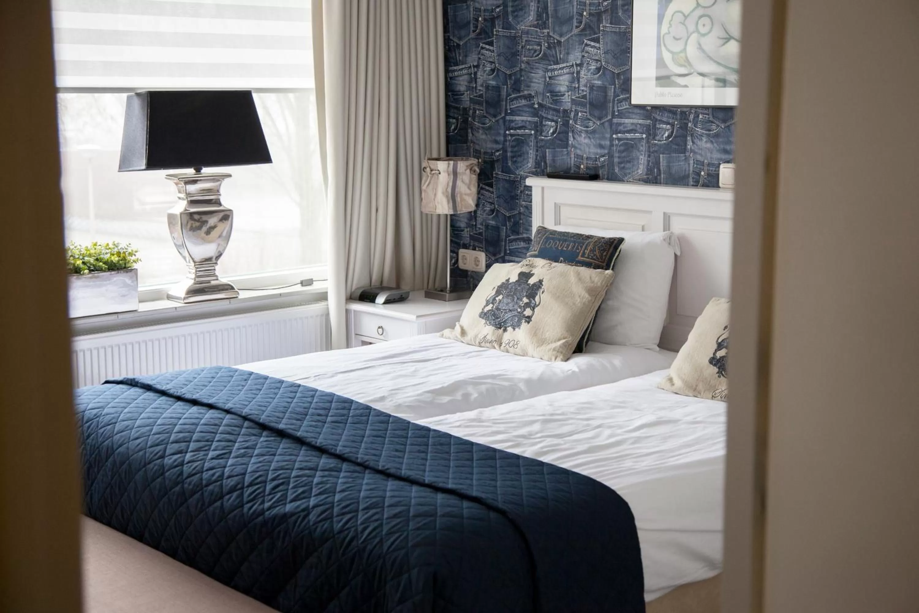 Bed in B&B - Pension Perruque