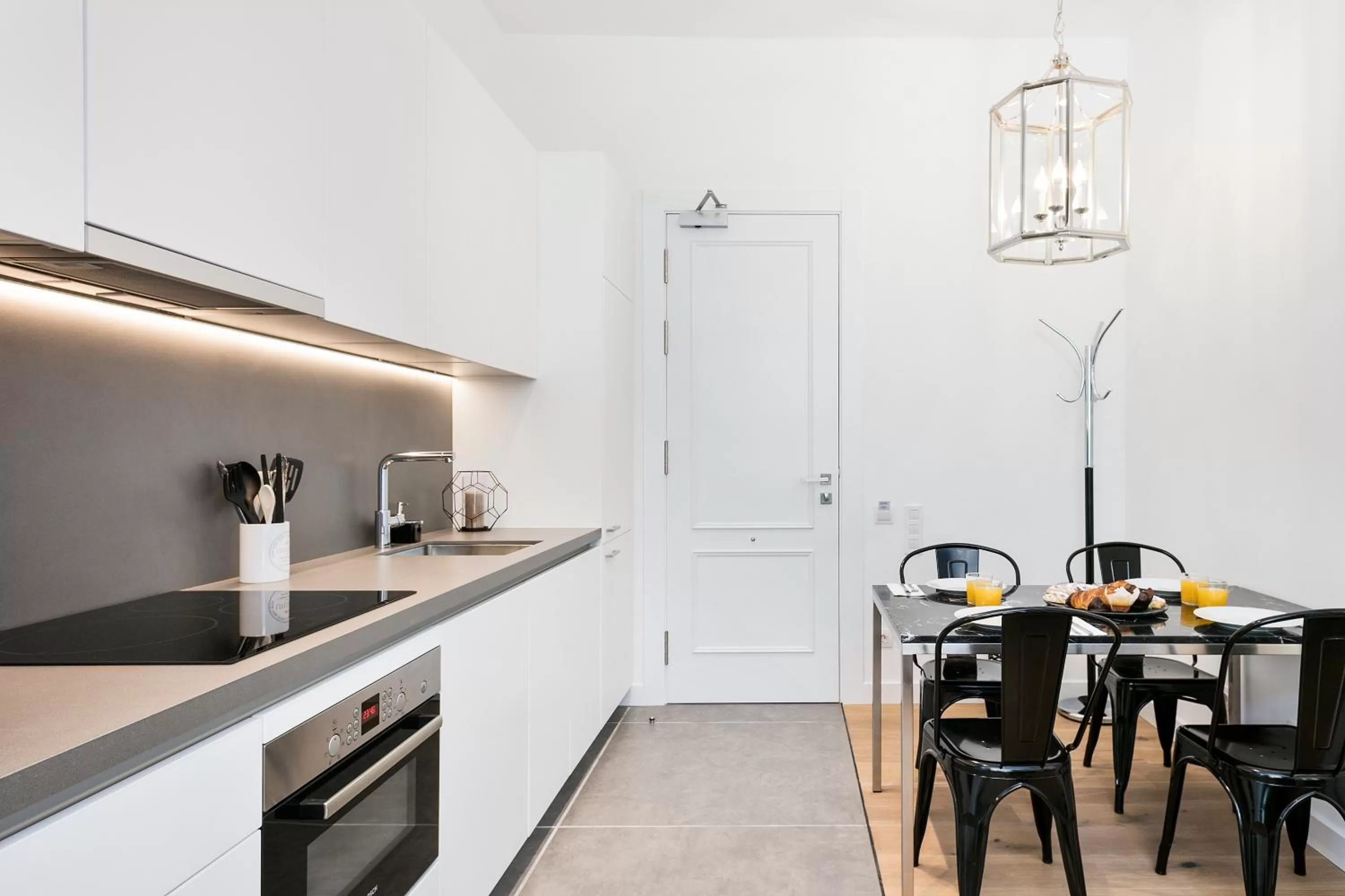 kitchen in Murmuri Residence Mercader