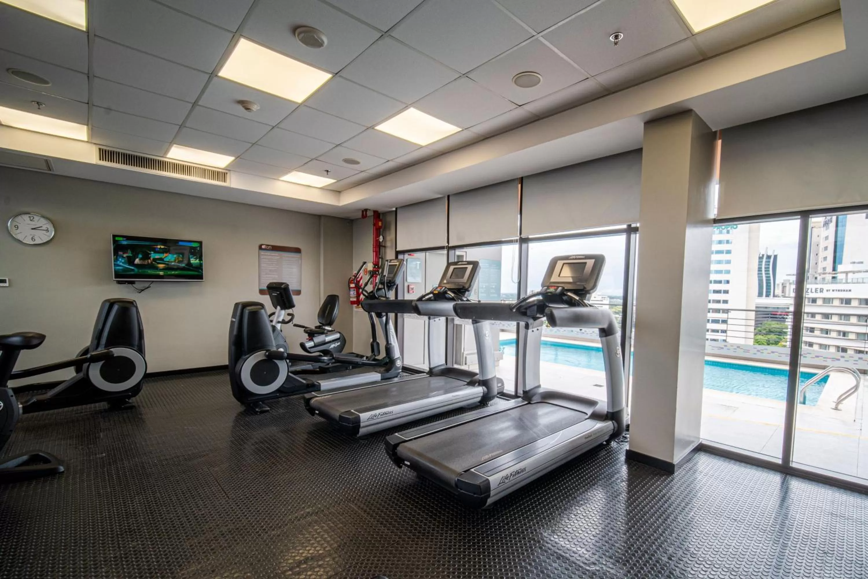 Fitness centre/facilities in Aloft Asuncion