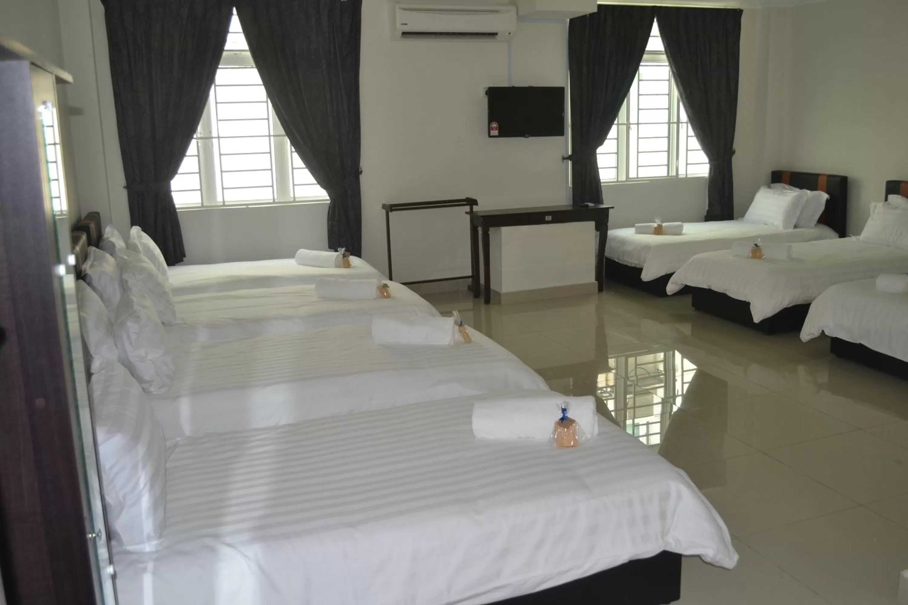 Bed in Hotel Mutiara KGMMB, Melaka