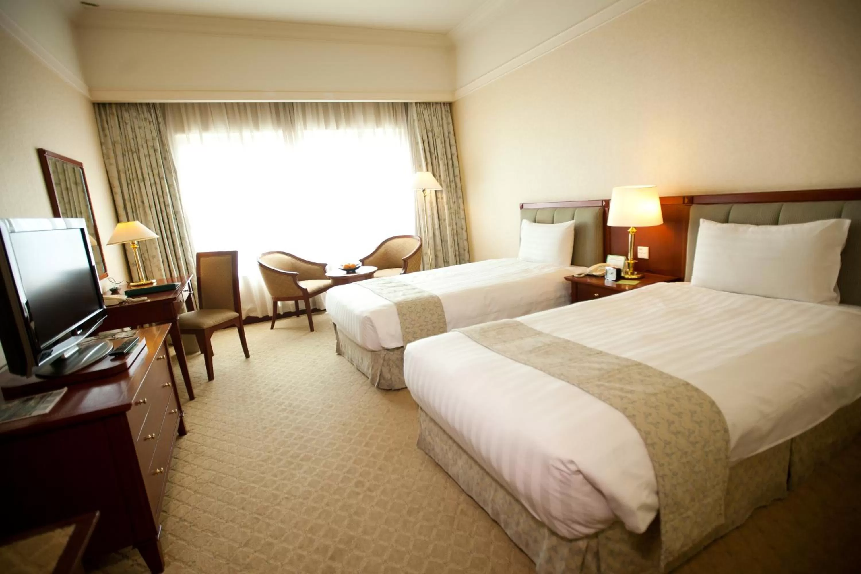 Deluxe Twin Room (Sea View) in Evergreen Laurel Hotel Penang