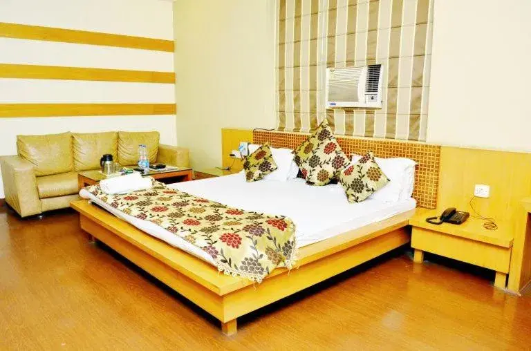 Superior Double Room in Hotel Mandakini Plaza Superior Double Room in Hotel Mandakini Plaza
