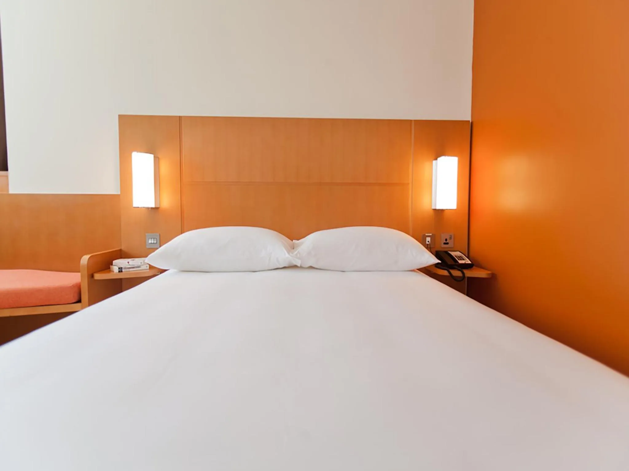 Bedroom, Bed in Ibis Abu Dhabi Gate