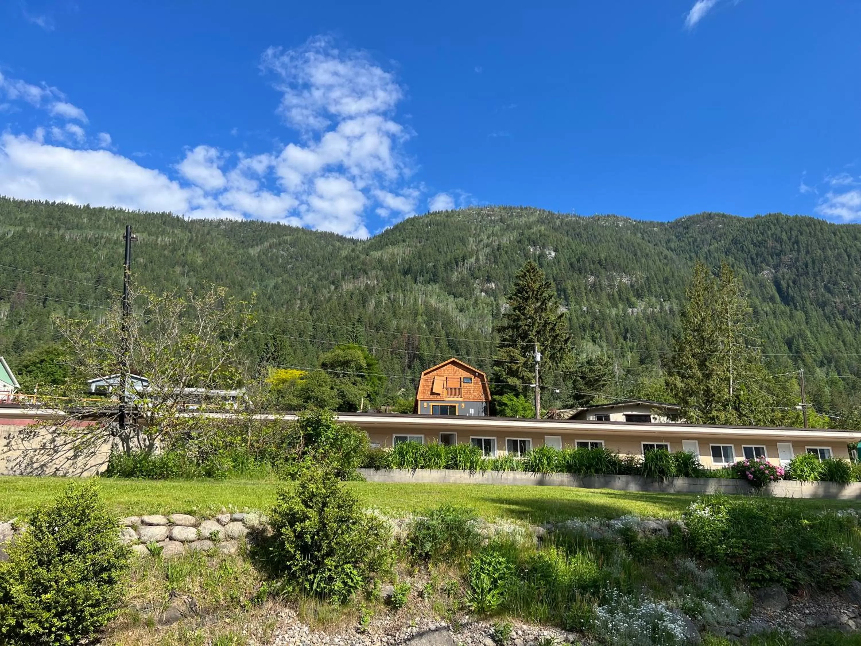 Property building in Villa Motel