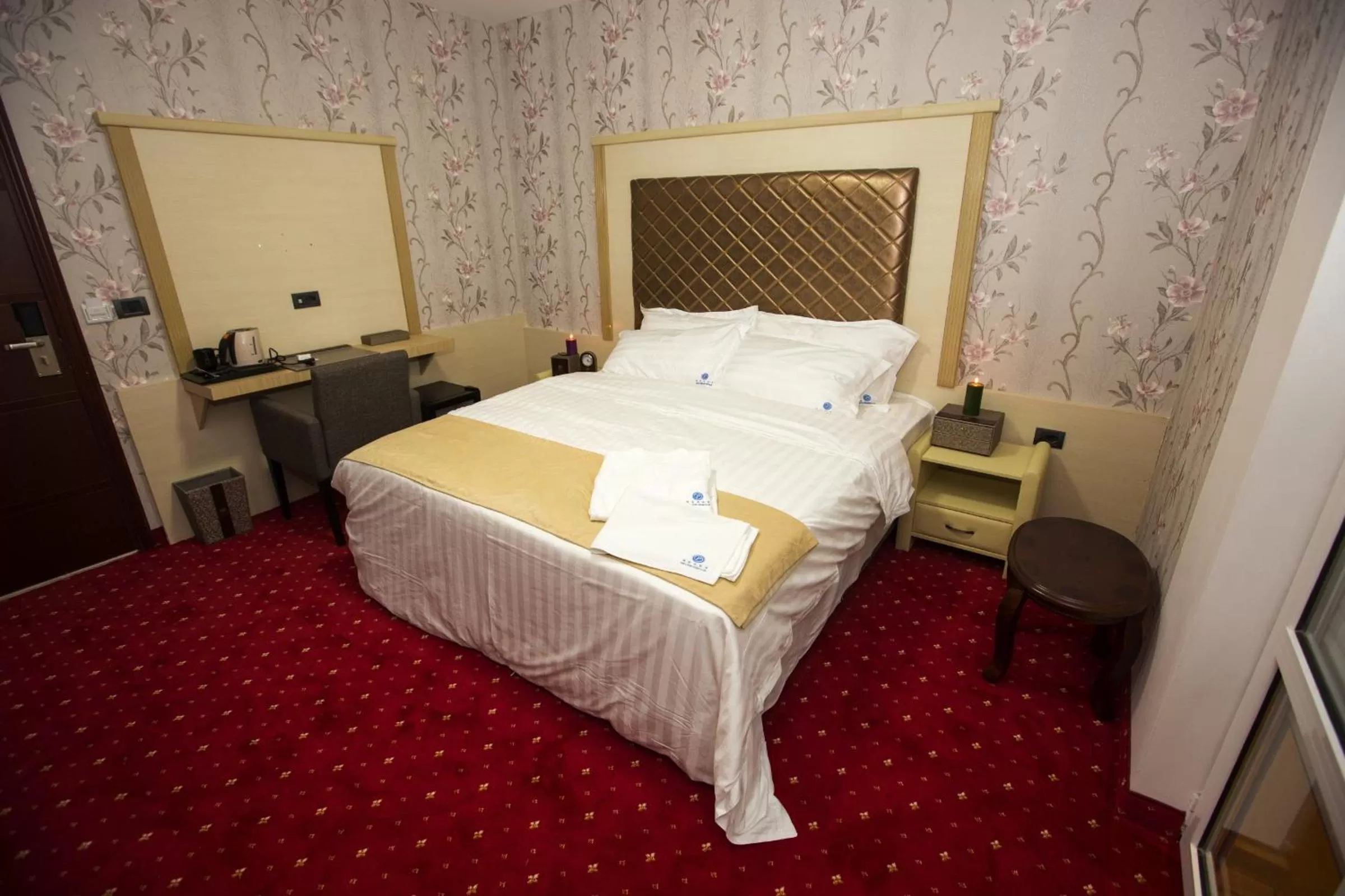 Photo of the whole room, Bed in Petriti & Spa