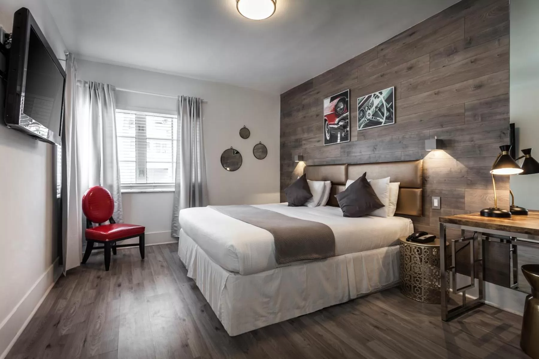 Bedroom, Bed in Century Hotel