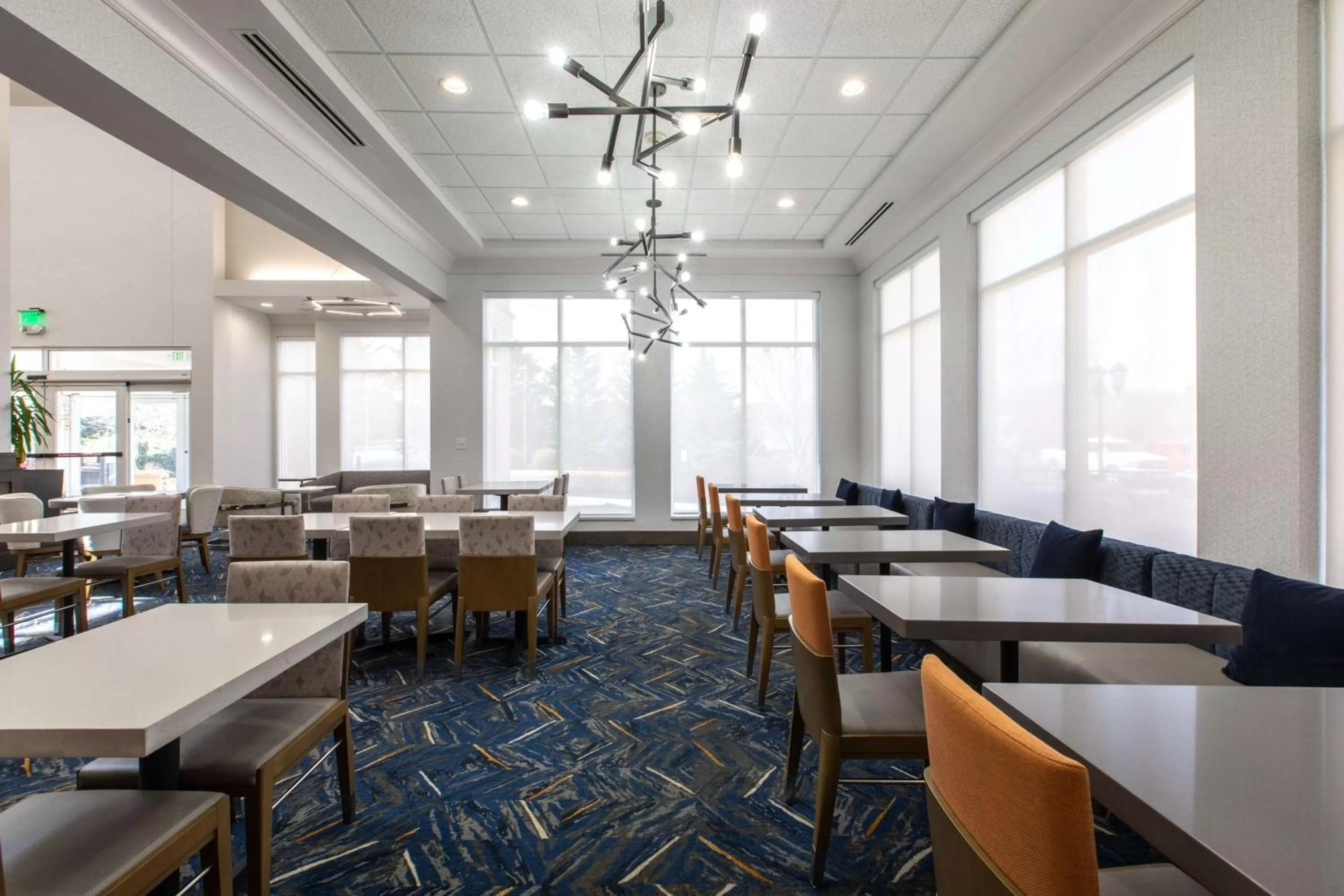 Restaurant/places to eat in Hilton Garden Inn Lynchburg