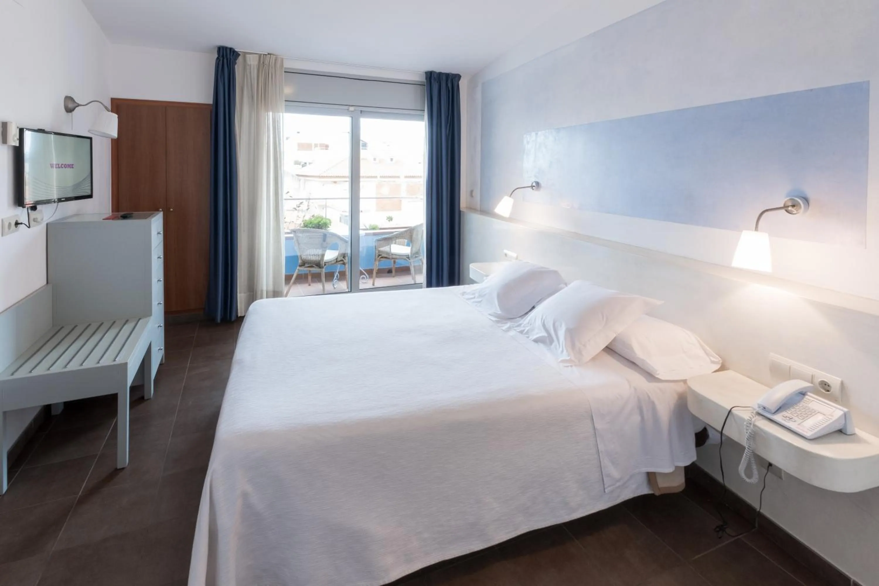 Bedroom, Bed in Hotel Carmen