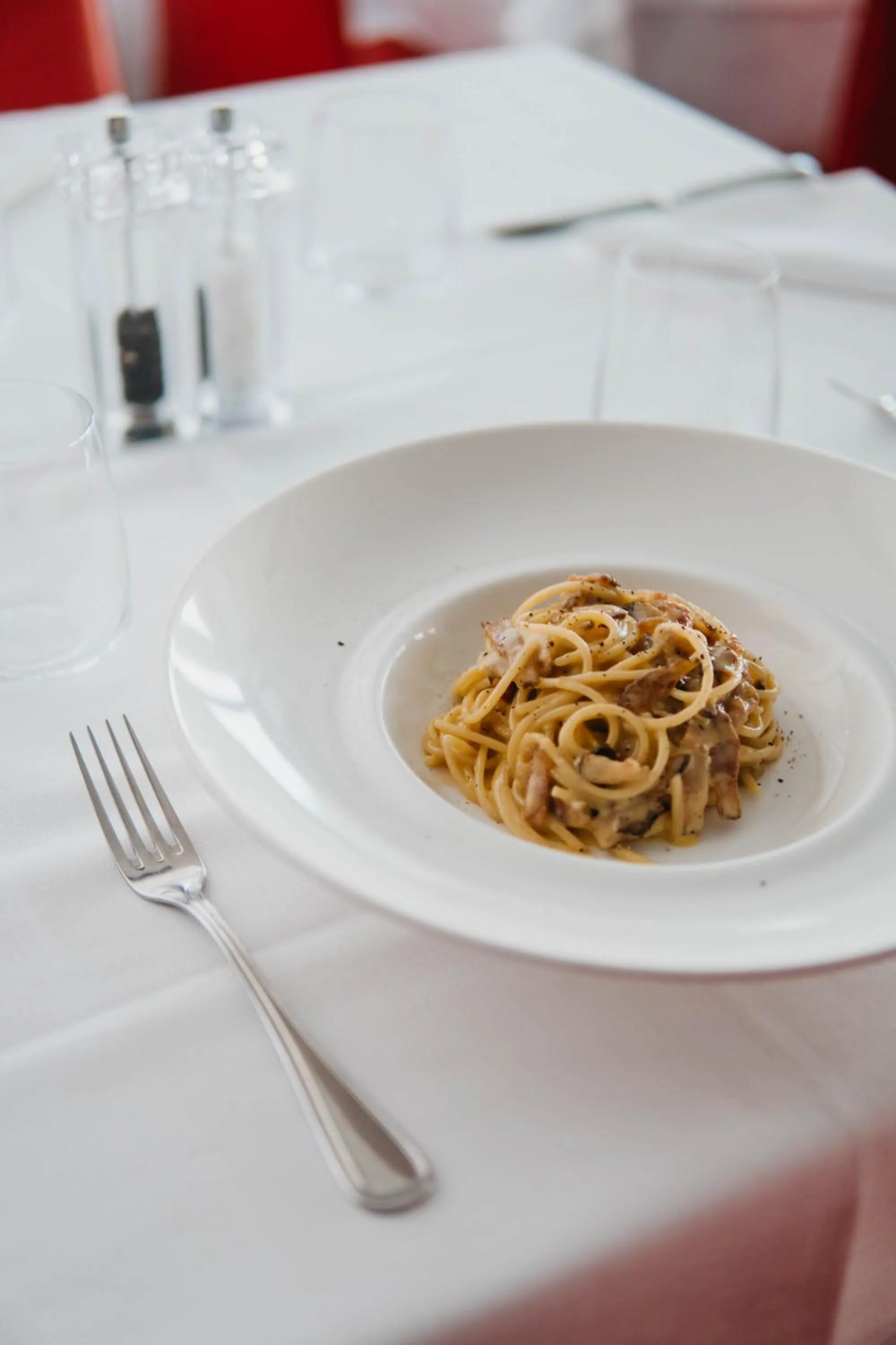 Restaurant/places to eat in Hotel Adlon