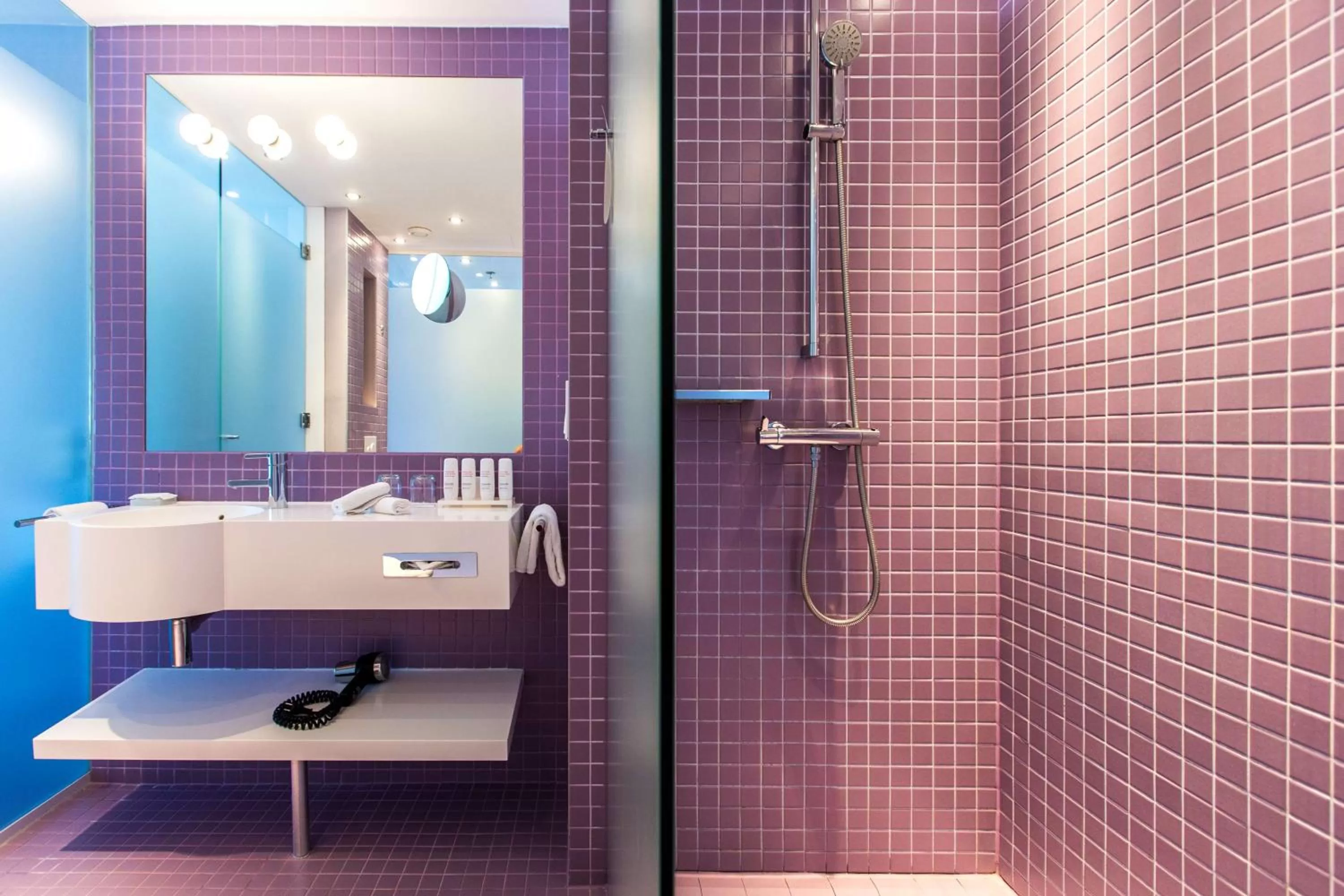 Superior Room with Sea View and Balcony in Radisson Blu Resort & Spa