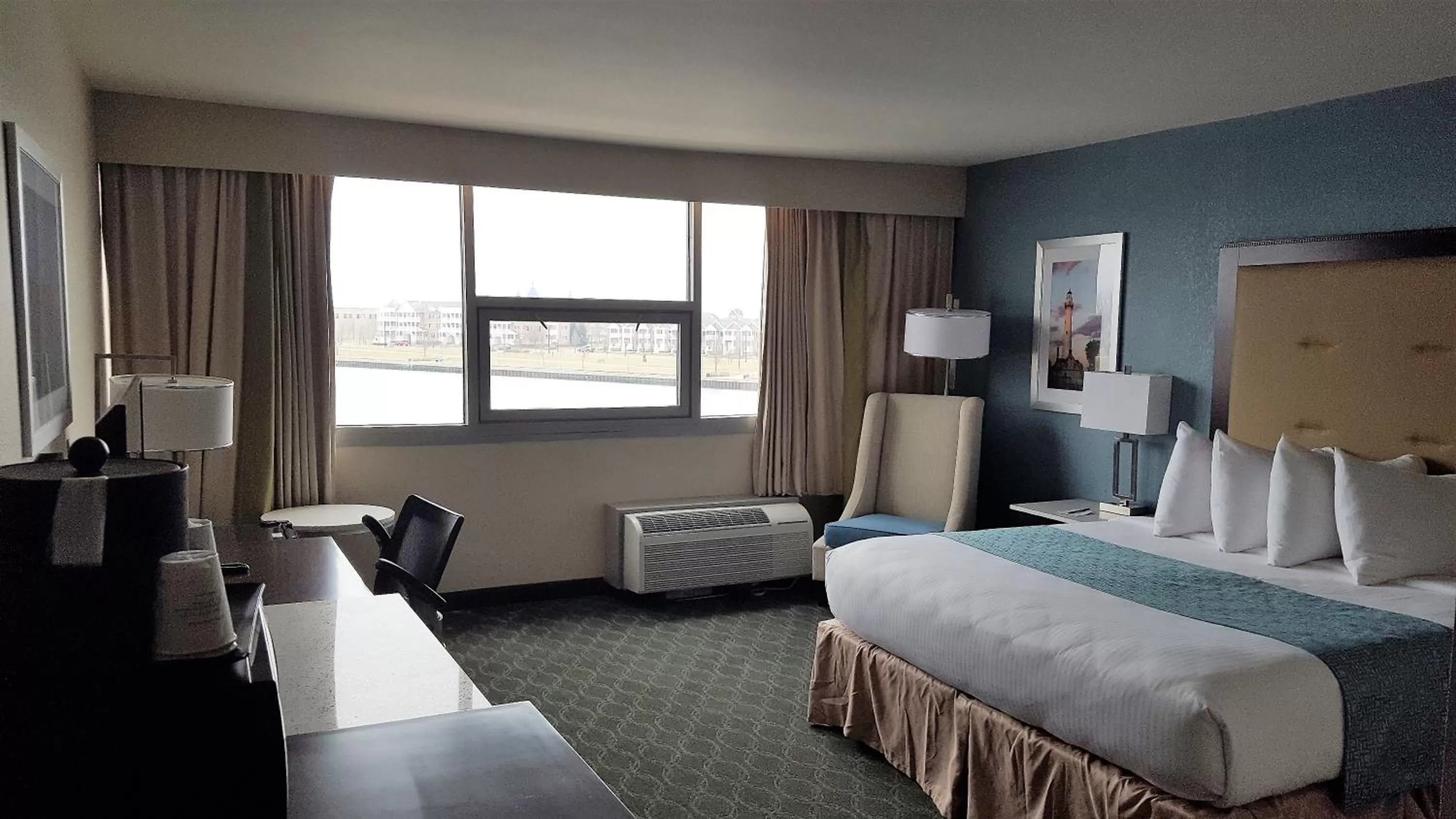 Lake view, Bed in Wyndham Garden Kenosha Harborside